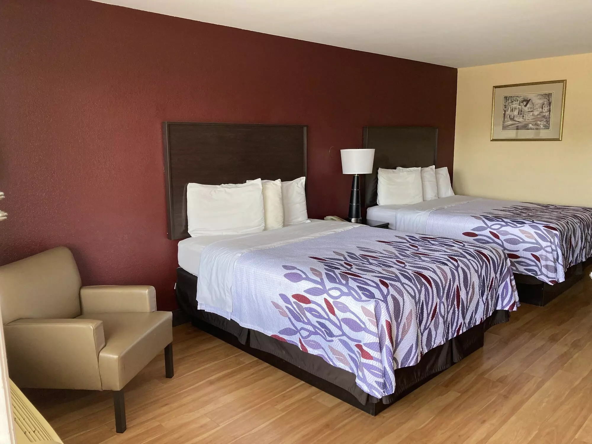 Red Roof Inn & Suites Cleveland, TN - Second Medium