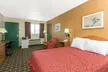 Days Inn by Wyndham Paxton - Second Medium