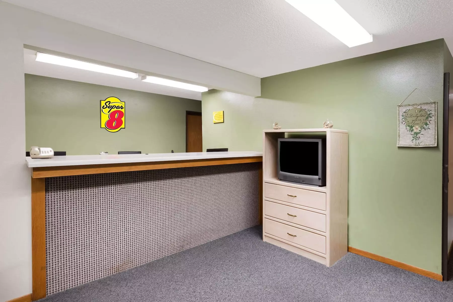 Super 8 by Wyndham Estherville - Primary Image