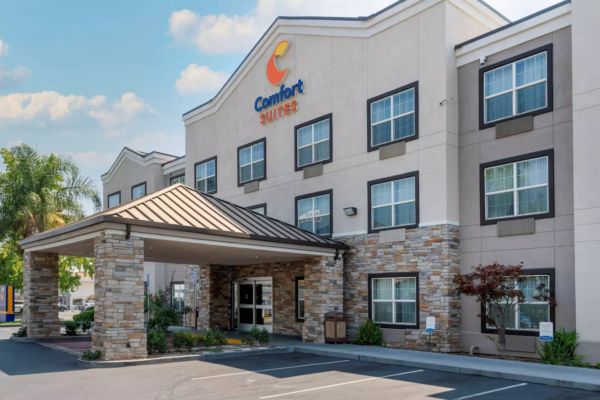Comfort Suites Downtown Sacramento - Primary Image