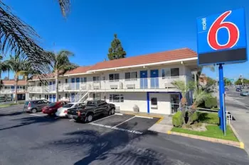 Motel 6 Los Angeles - Long Beach - Primary Image