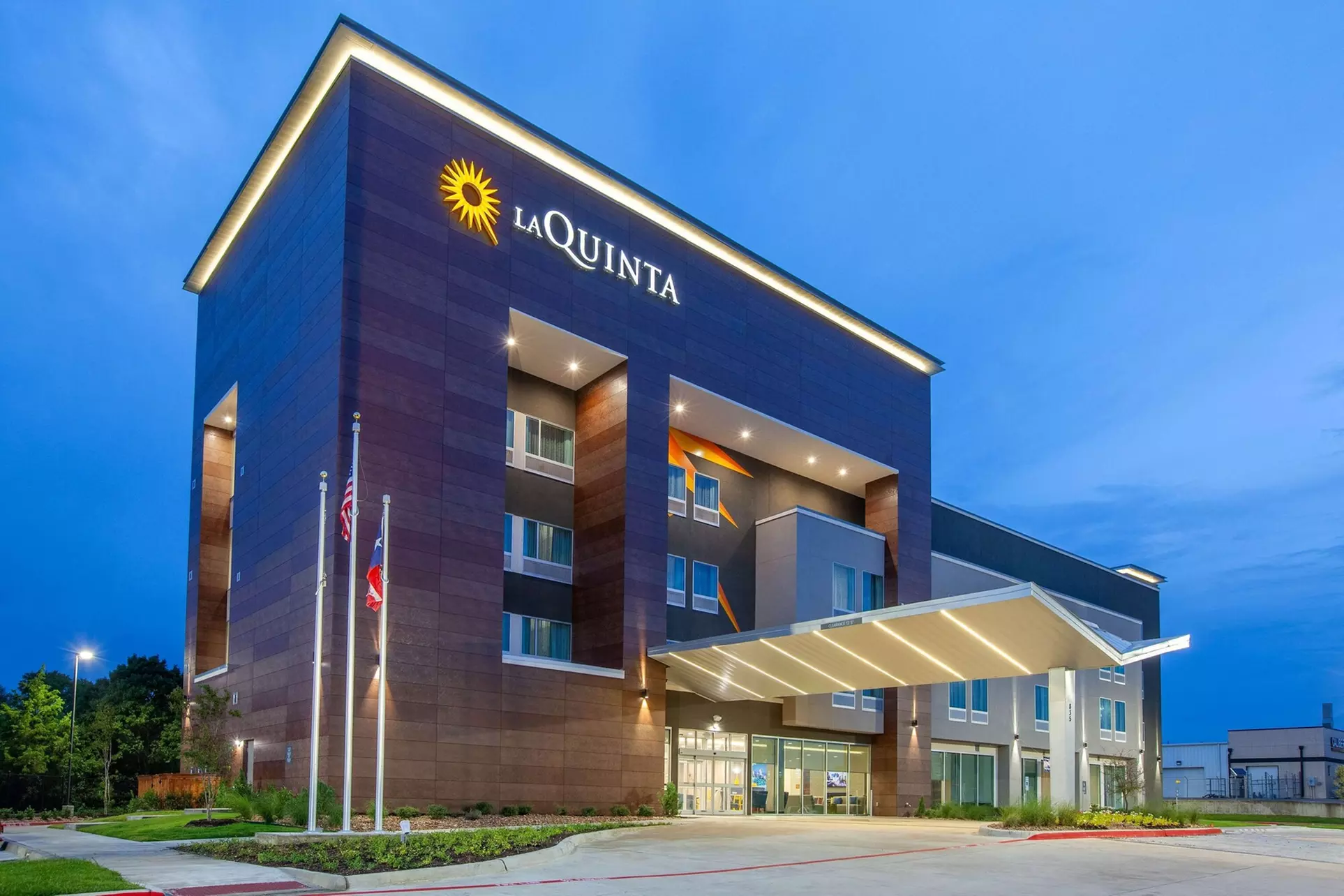 La Quinta Inn & Suites by Wyndham Dallas Duncanville - Primary Image