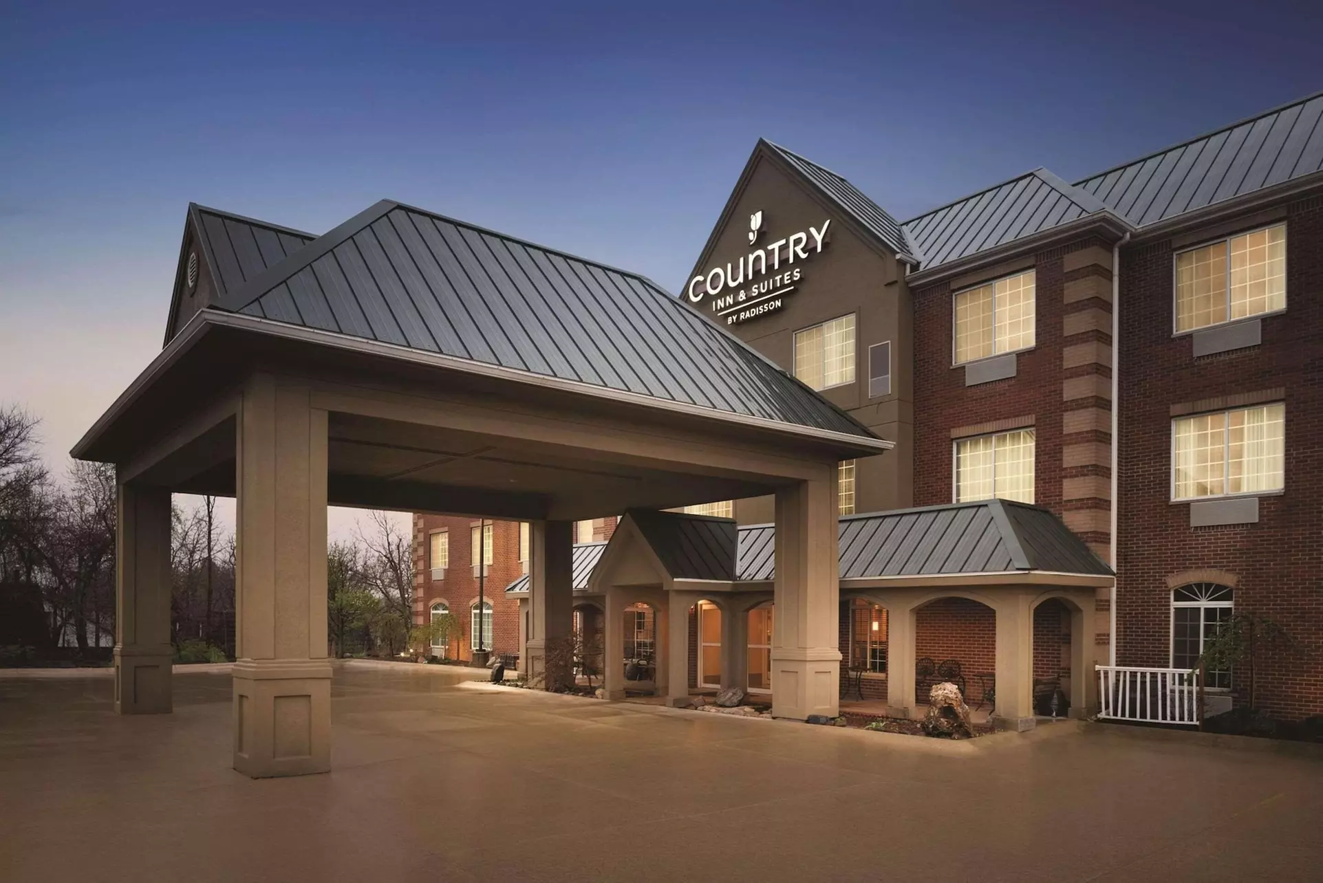 Country Inn & Suites by Radisson, Valparaiso, IN - Primary Image