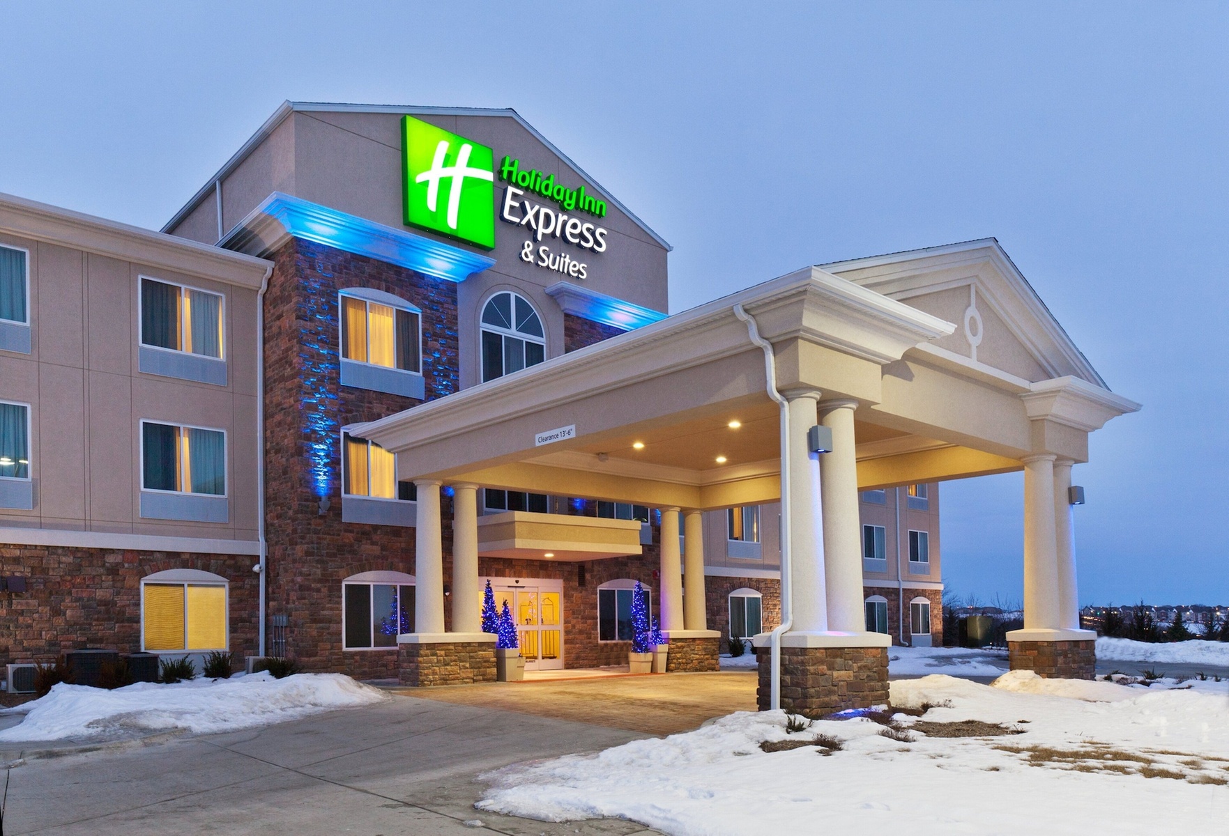 Holiday Inn Express & Suites Omaha I-80 by IHG