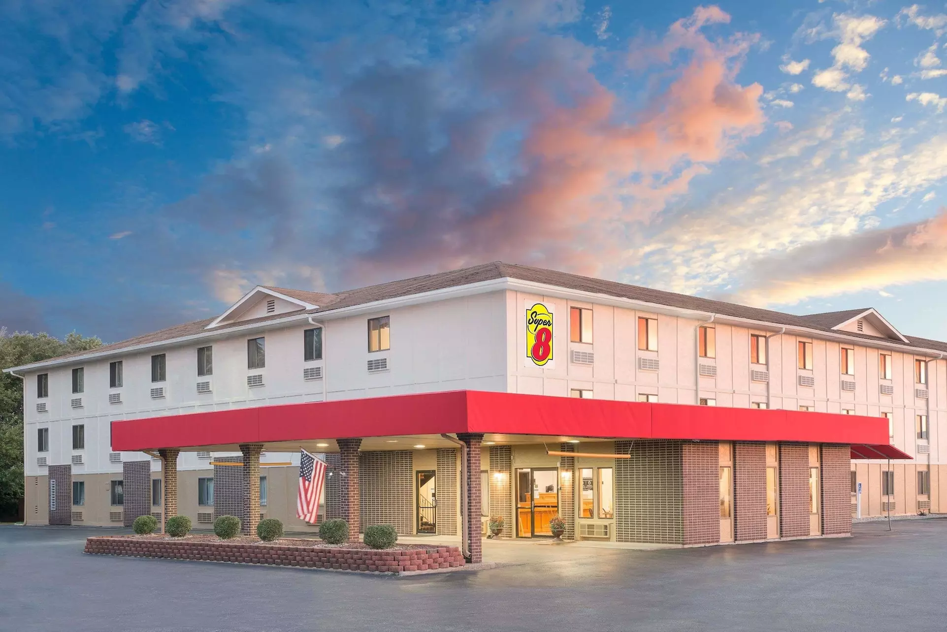 Super 8 by Wyndham Terre Haute - Primary Image