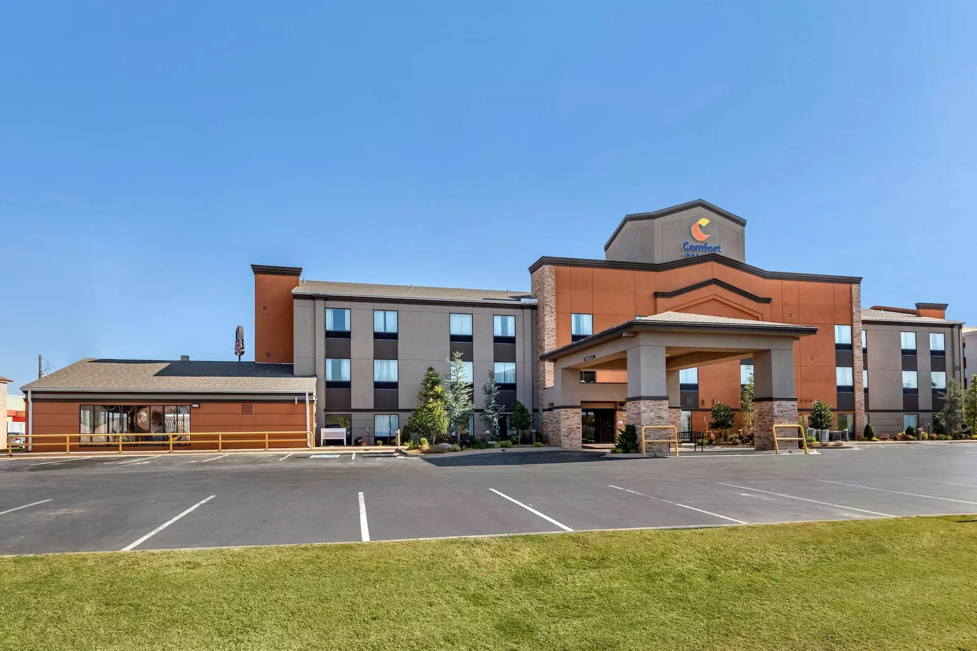 Comfort Inn & Suites Pauls Valley - City Lake - Primary Image