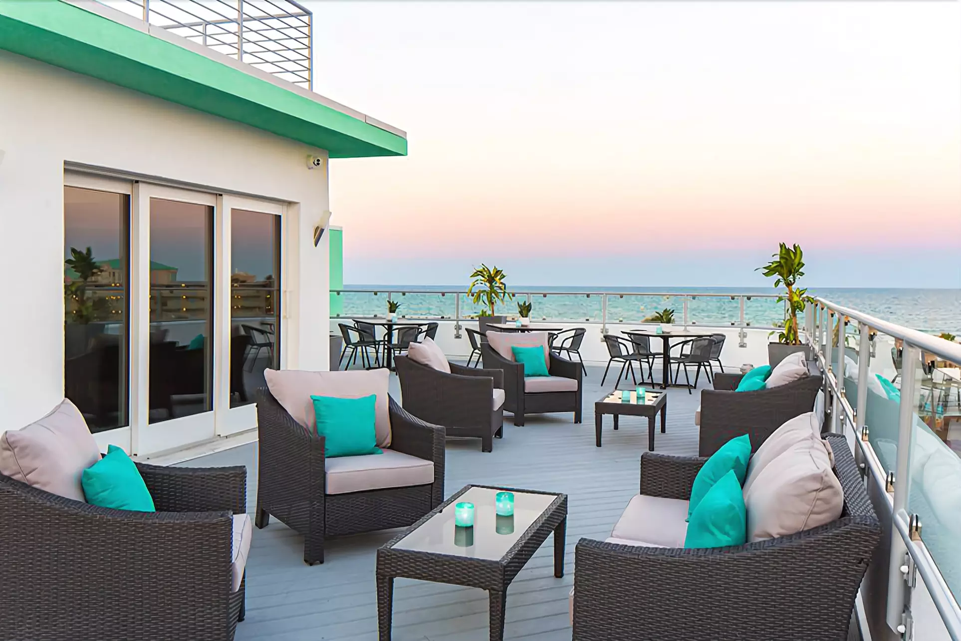 Streamline Hotel - Primary Image