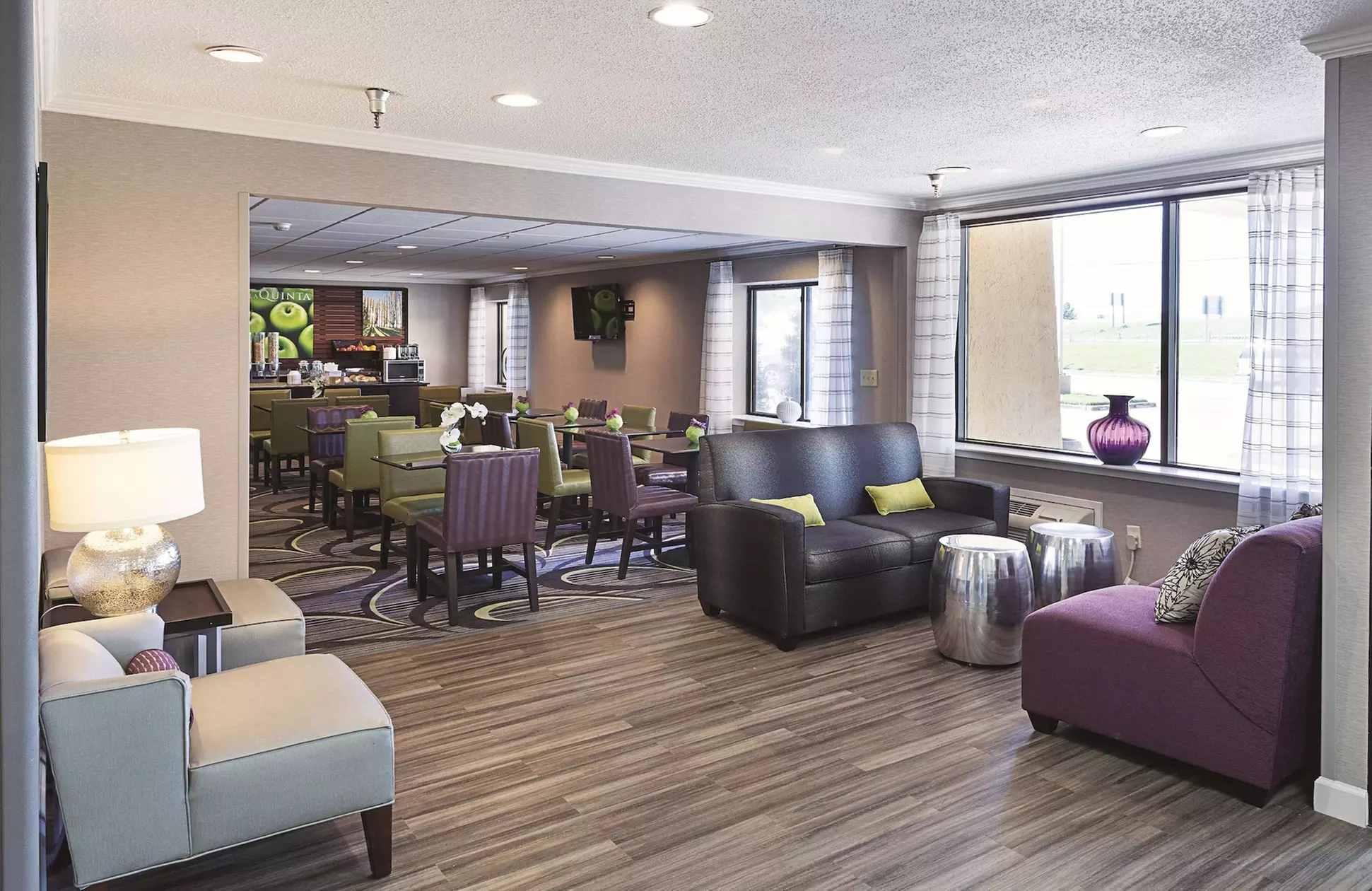 La Quinta Inn & Suites by Wyndham Baton Rouge Siegen Lane - Primary Image