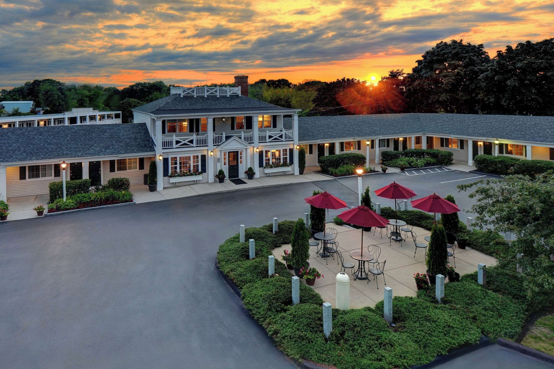 Port Inn and Suites Portsmouth, an Ascend Collection Hotel