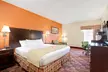 Days Inn & Suites by Wyndham Ridgeland - Second Medium