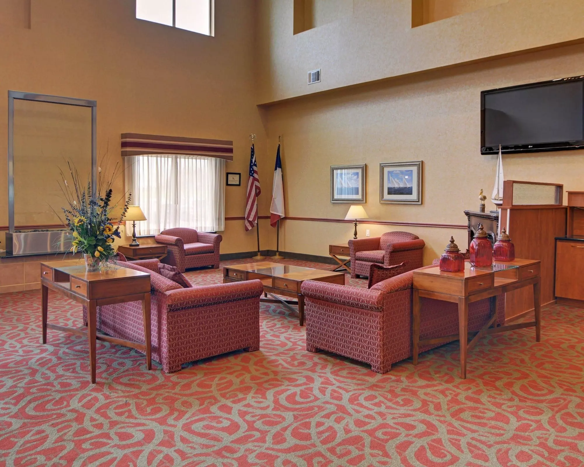 Quality Suites Near Cedar Creek Lake - Primary Image