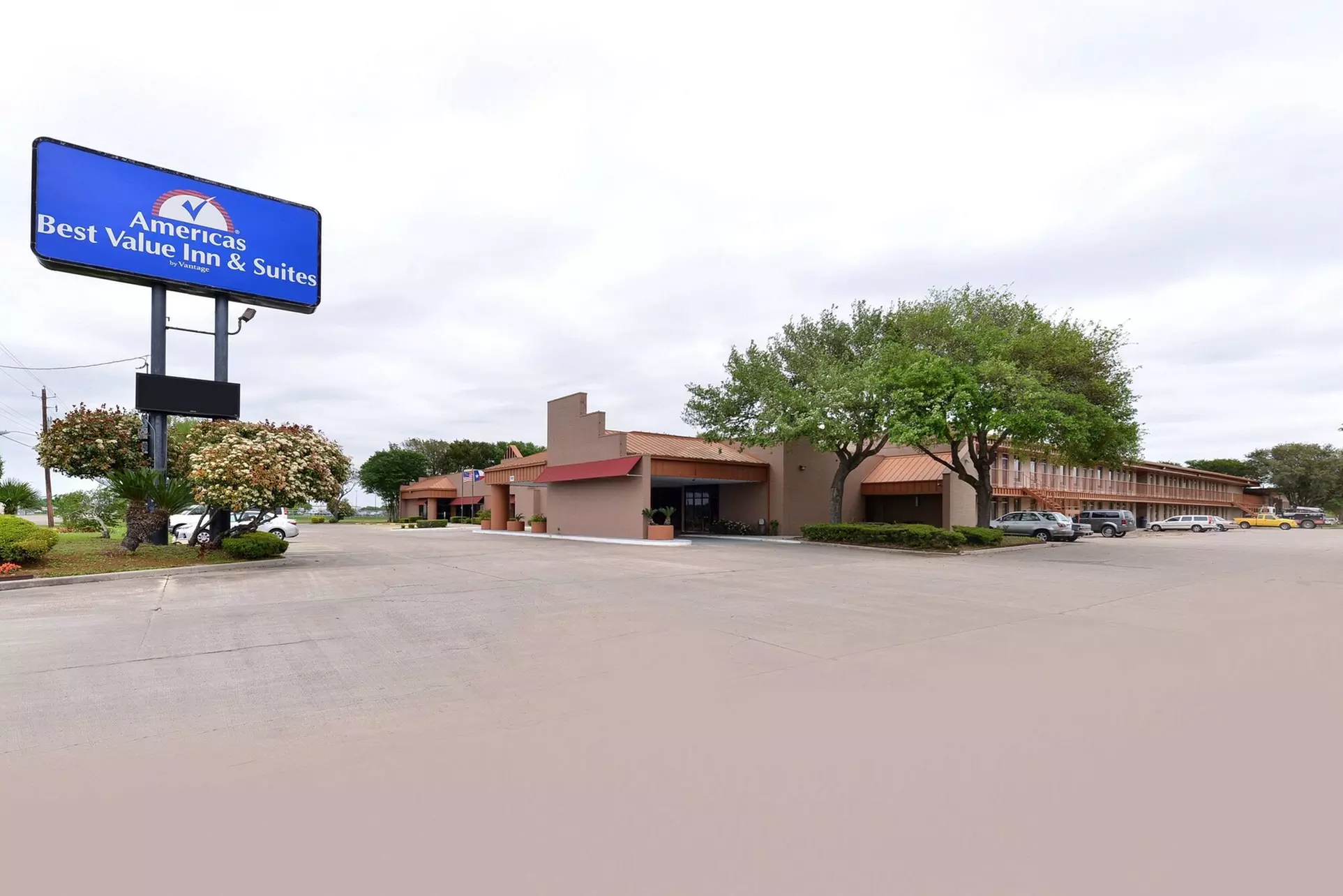Americas Best Value Inn & Suites Victoria - Primary Image