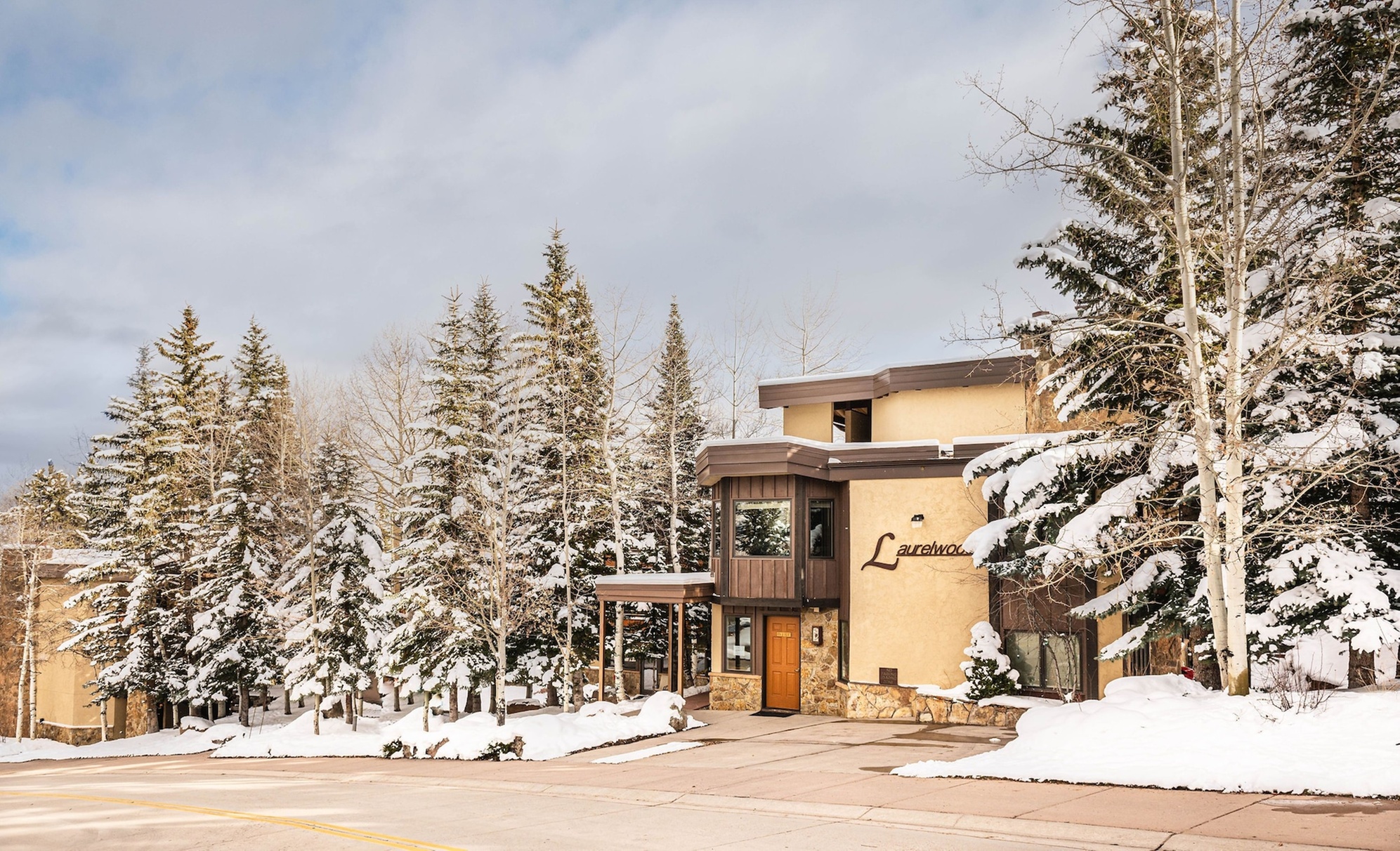 Laurelwood Condominiums