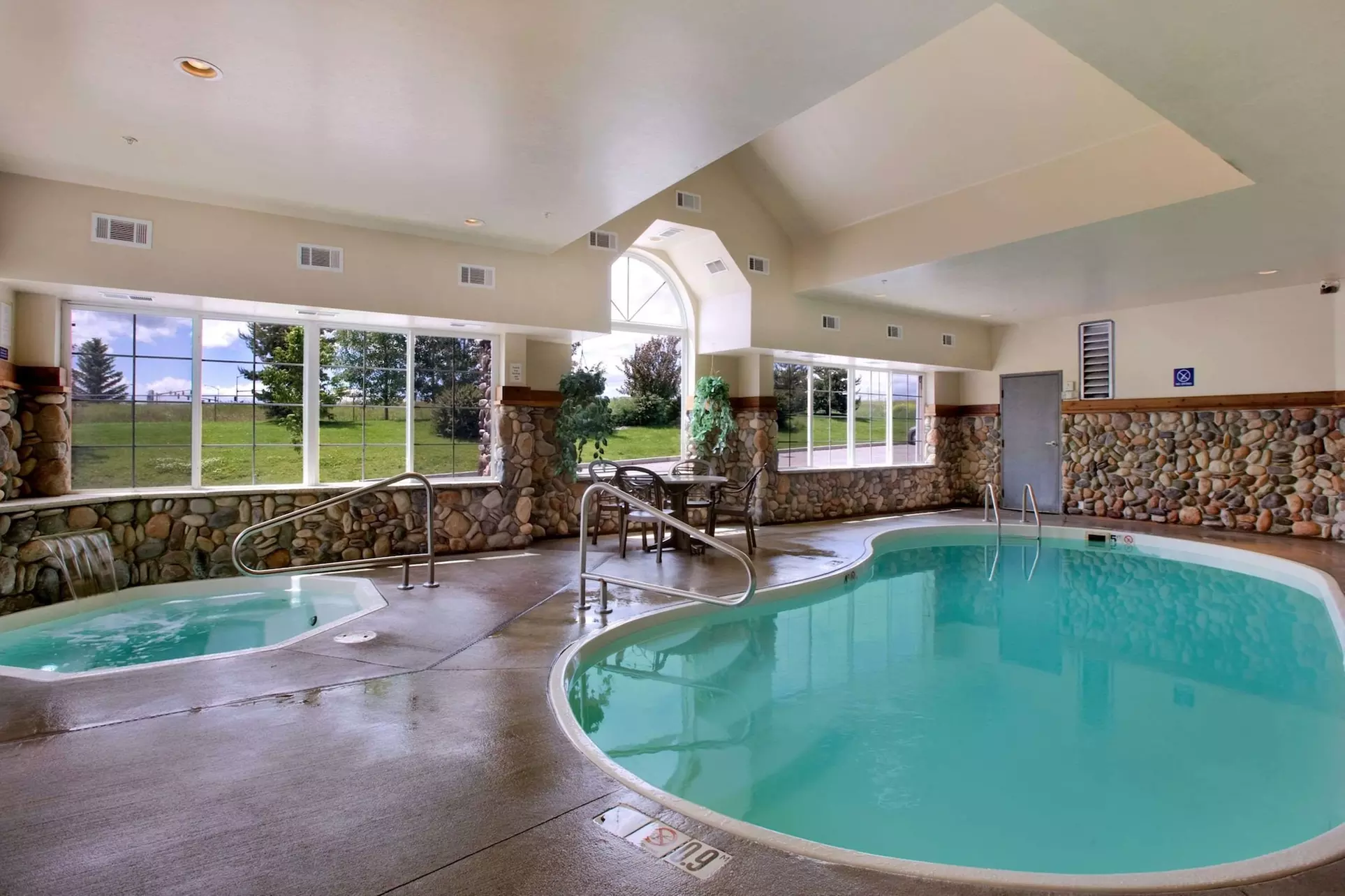 Microtel Inn & Suites by Wyndham Bozeman - Primary Image