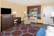 Super 8 by Wyndham Sarasota Near Siesta Key - Second Medium