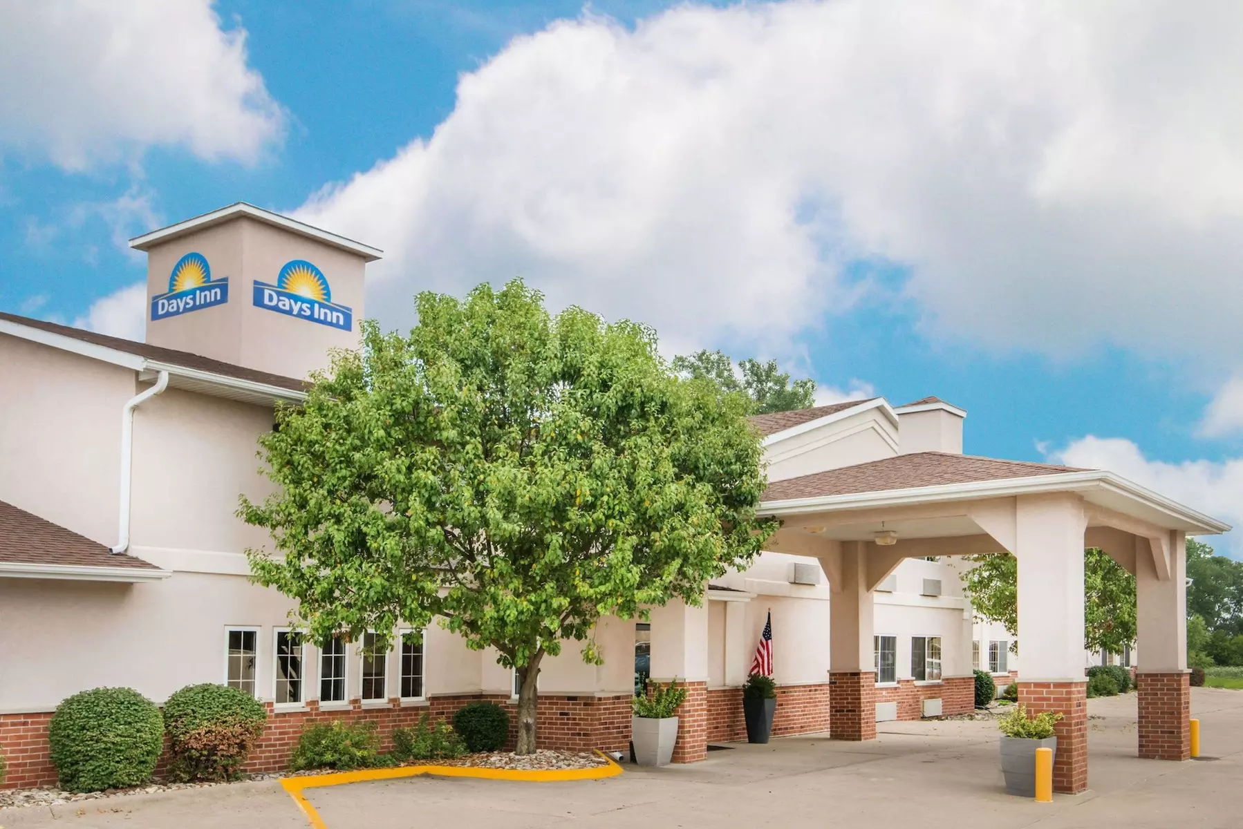 Days Inn by Wyndham Ottumwa - Primary Image