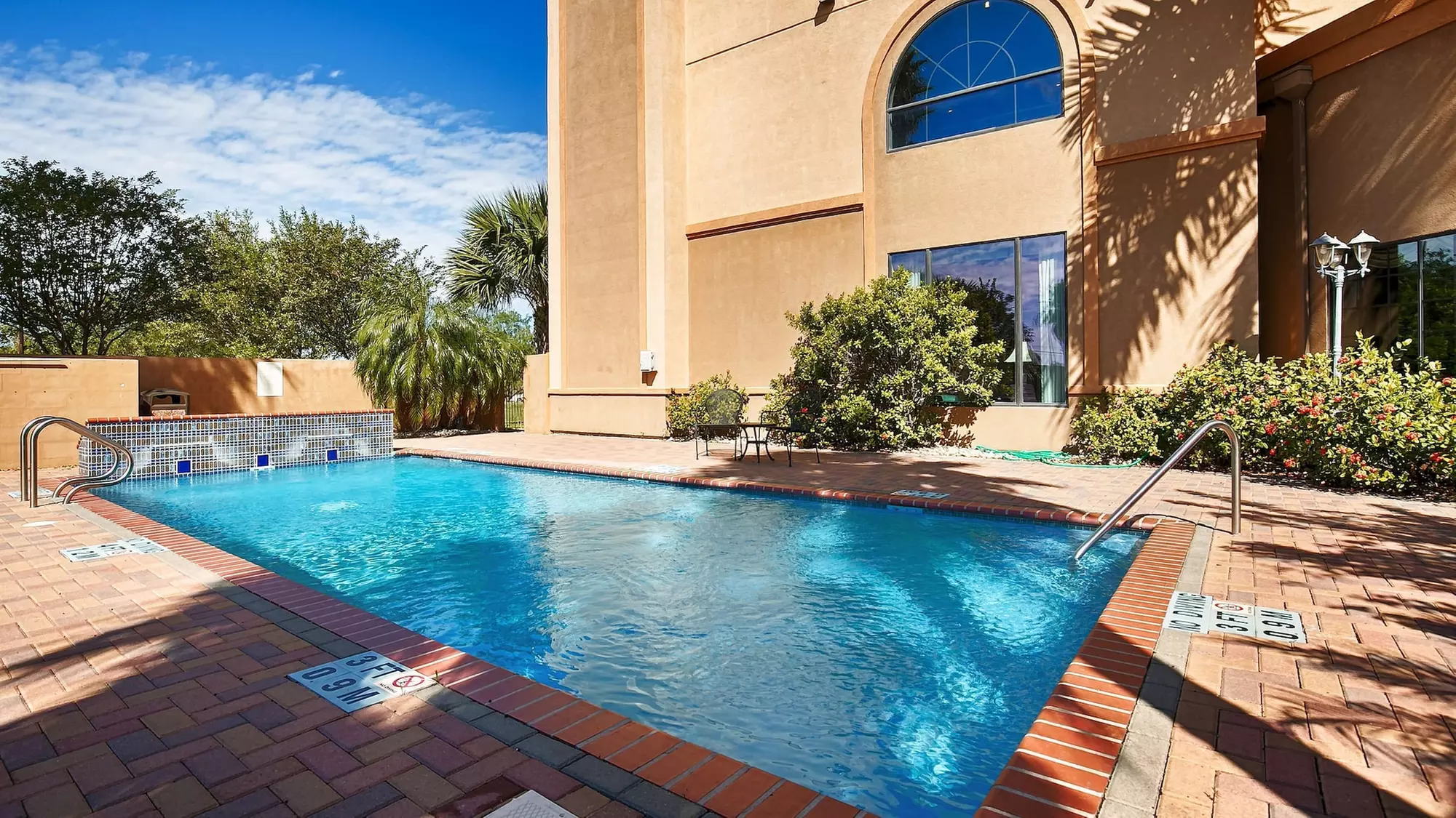Best Western Casa Villa Suites - Primary Image