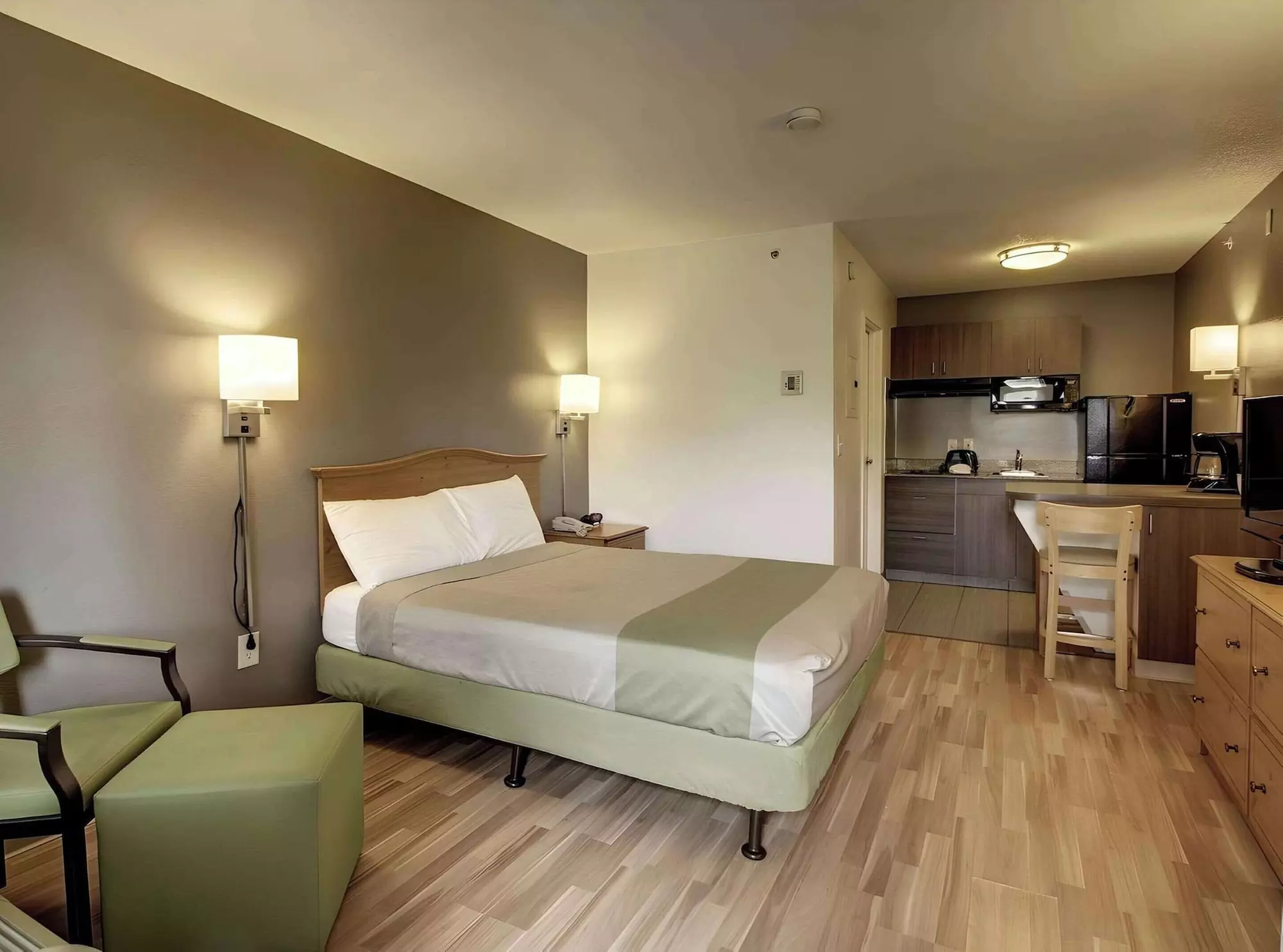 Econo Lodge Murray - Second Medium