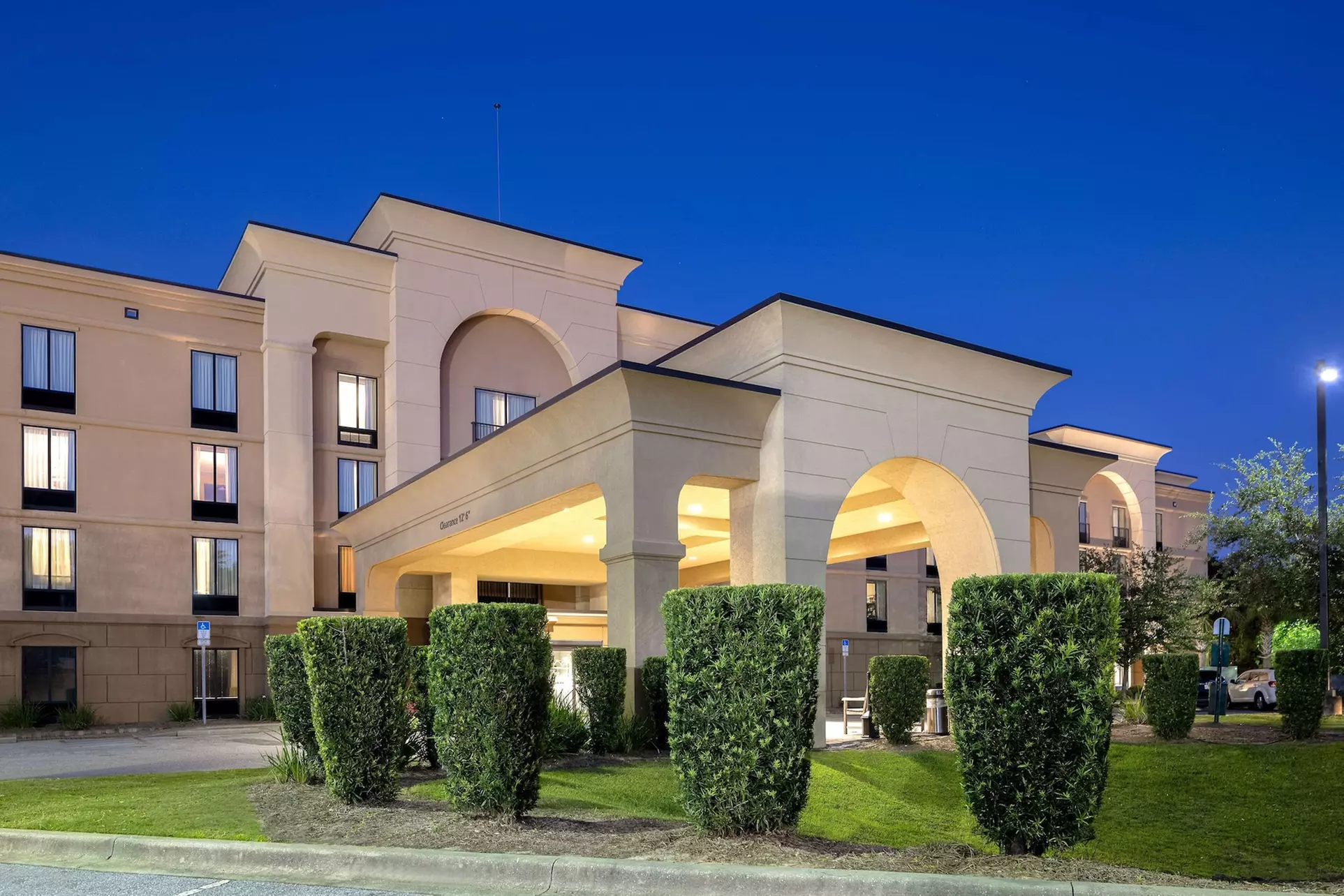 Hampton Inn & Suites Pensacola/Gulf Breeze - Primary Image