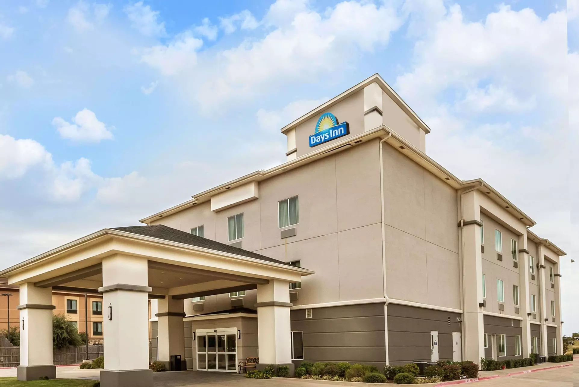 Days Inn & Suites by Wyndham Mineral Wells - Primary Image