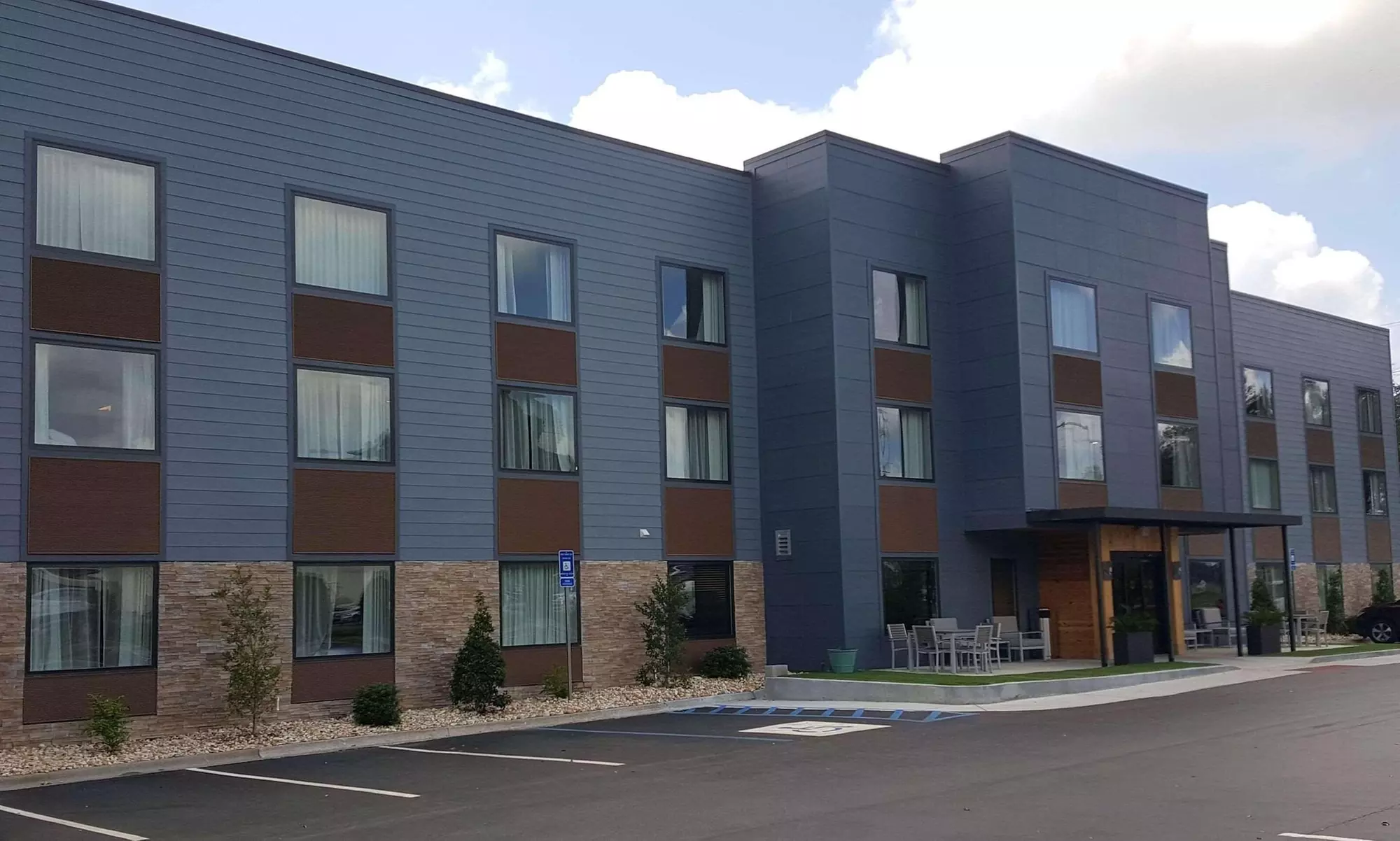 Country Inn & Suites by Radisson, Savannah Midtown, GA - Primary Image