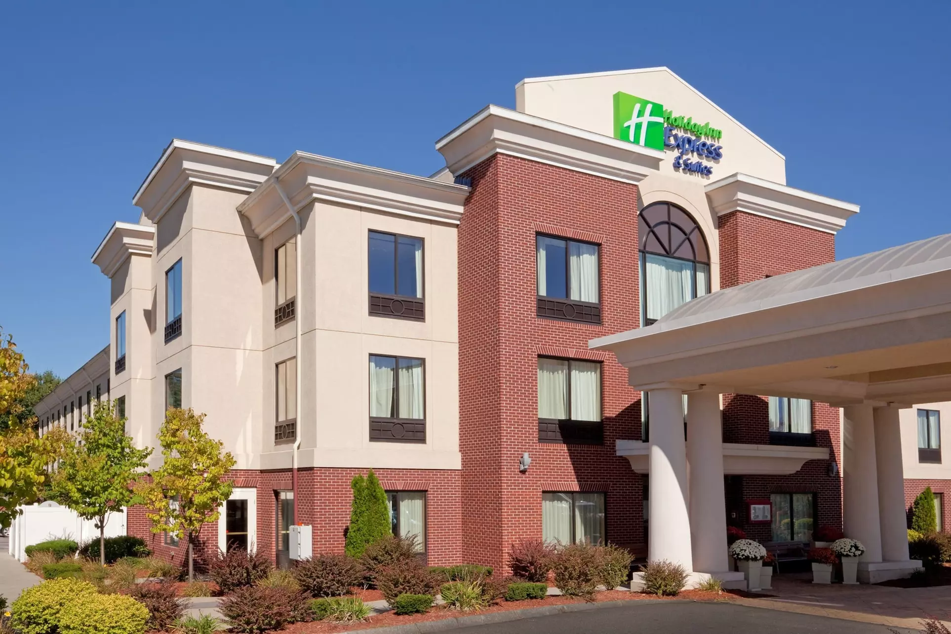 Holiday Inn Express Hotel & Suites Manchester Airport by IHG - Primary Image