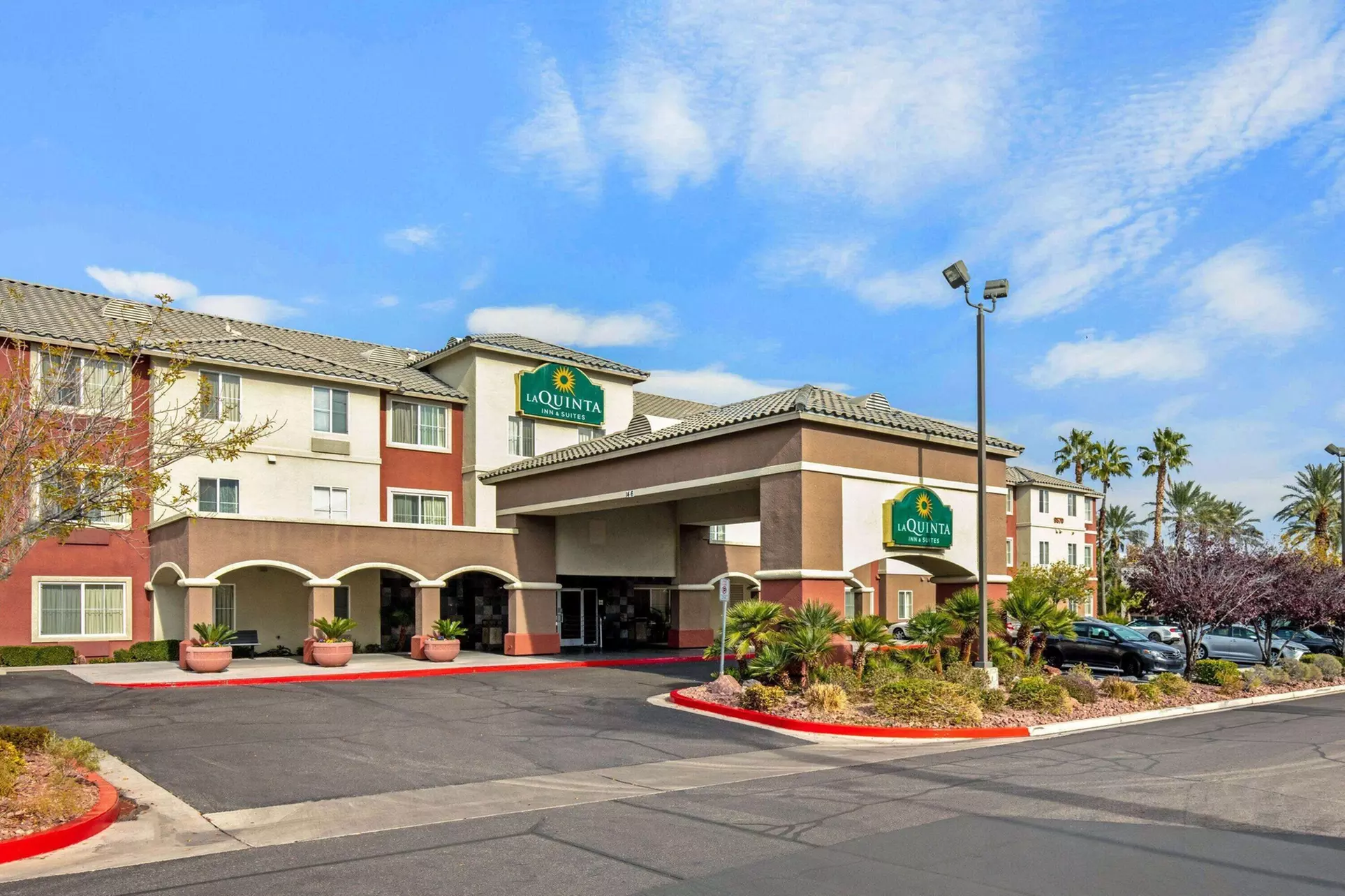 La Quinta Inn & Suites by Wyndham Las Vegas Red Rock - Primary Image