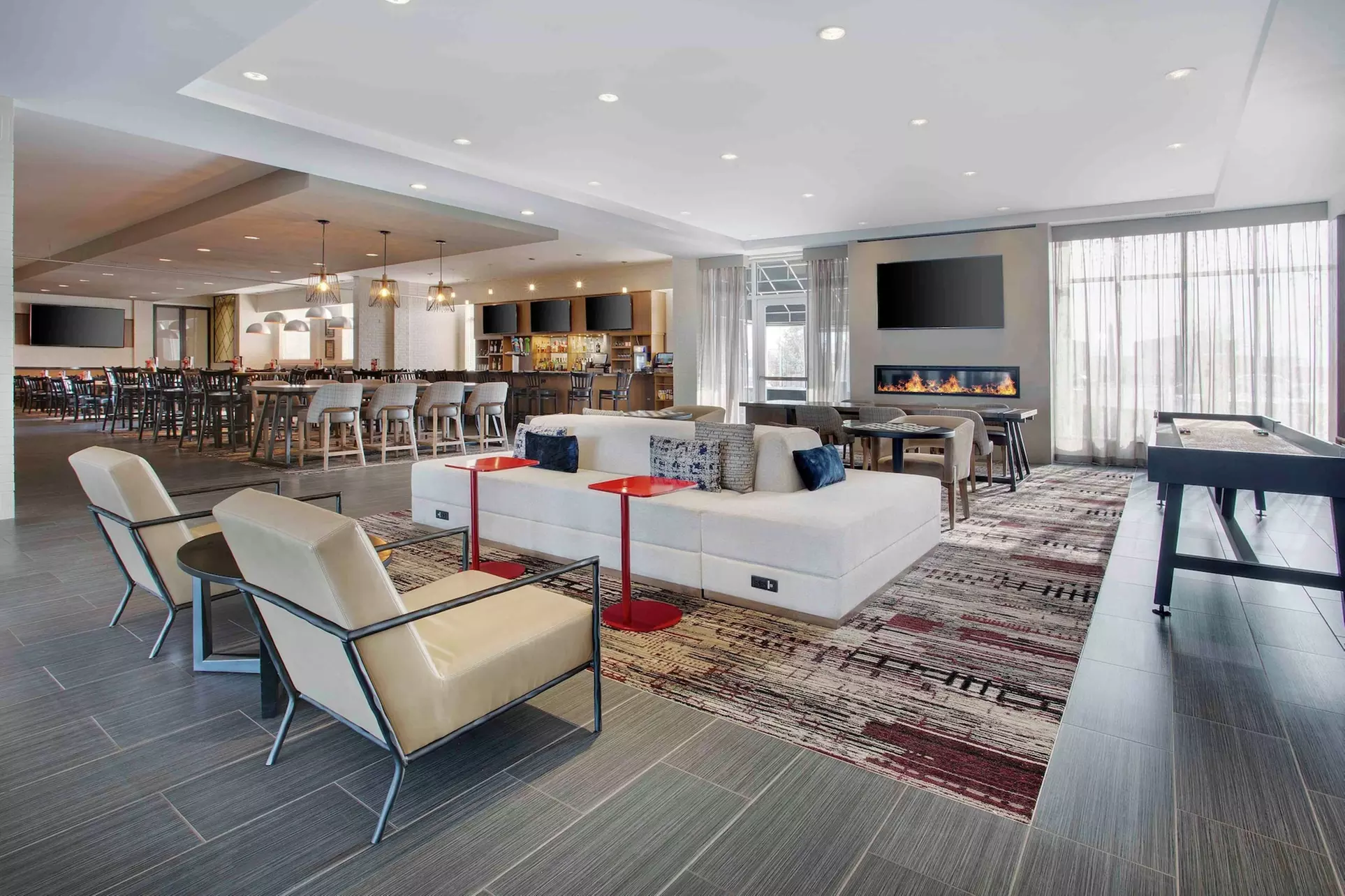 DoubleTree by Hilton Chicago Midway Airport - Primary Image