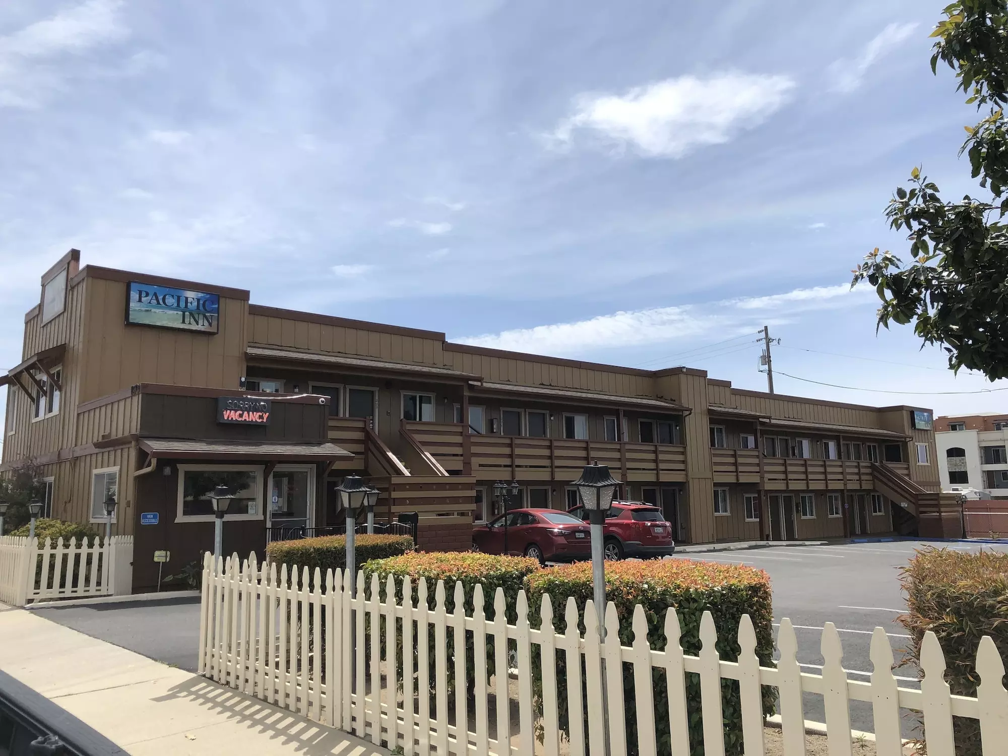 Pacific Inn - Primary Image