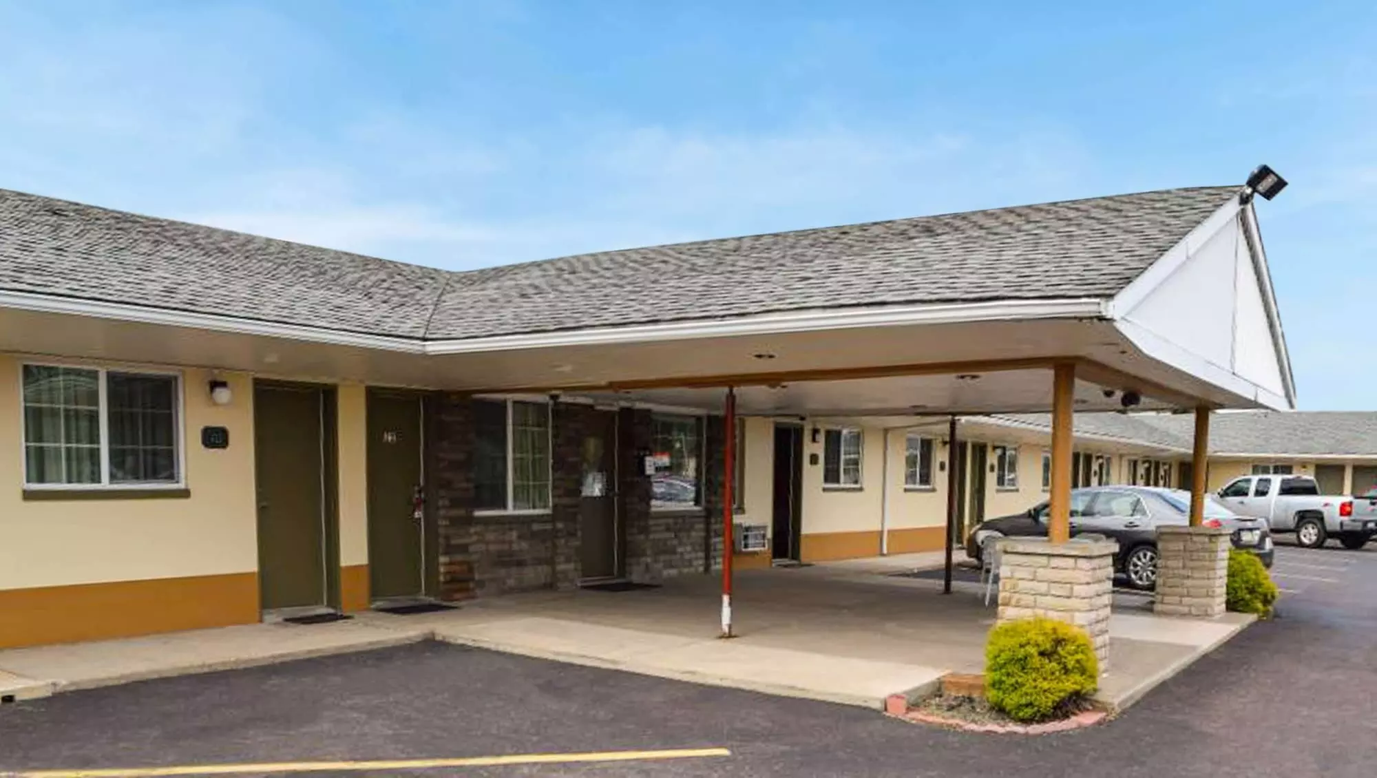 Relax Inn Bloomsburg - Primary Image