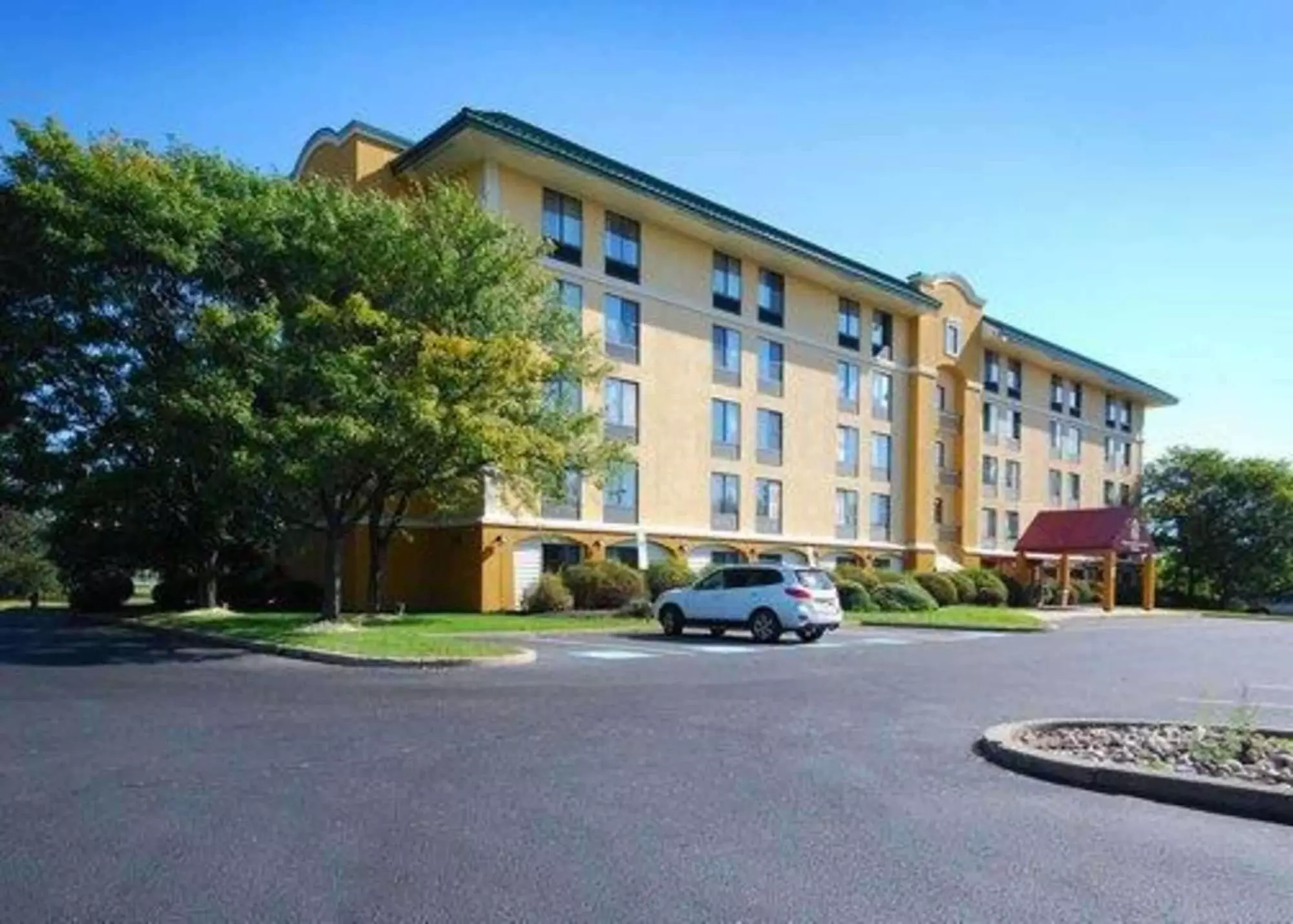 Quality Inn & Suites Bensalem - Primary Image