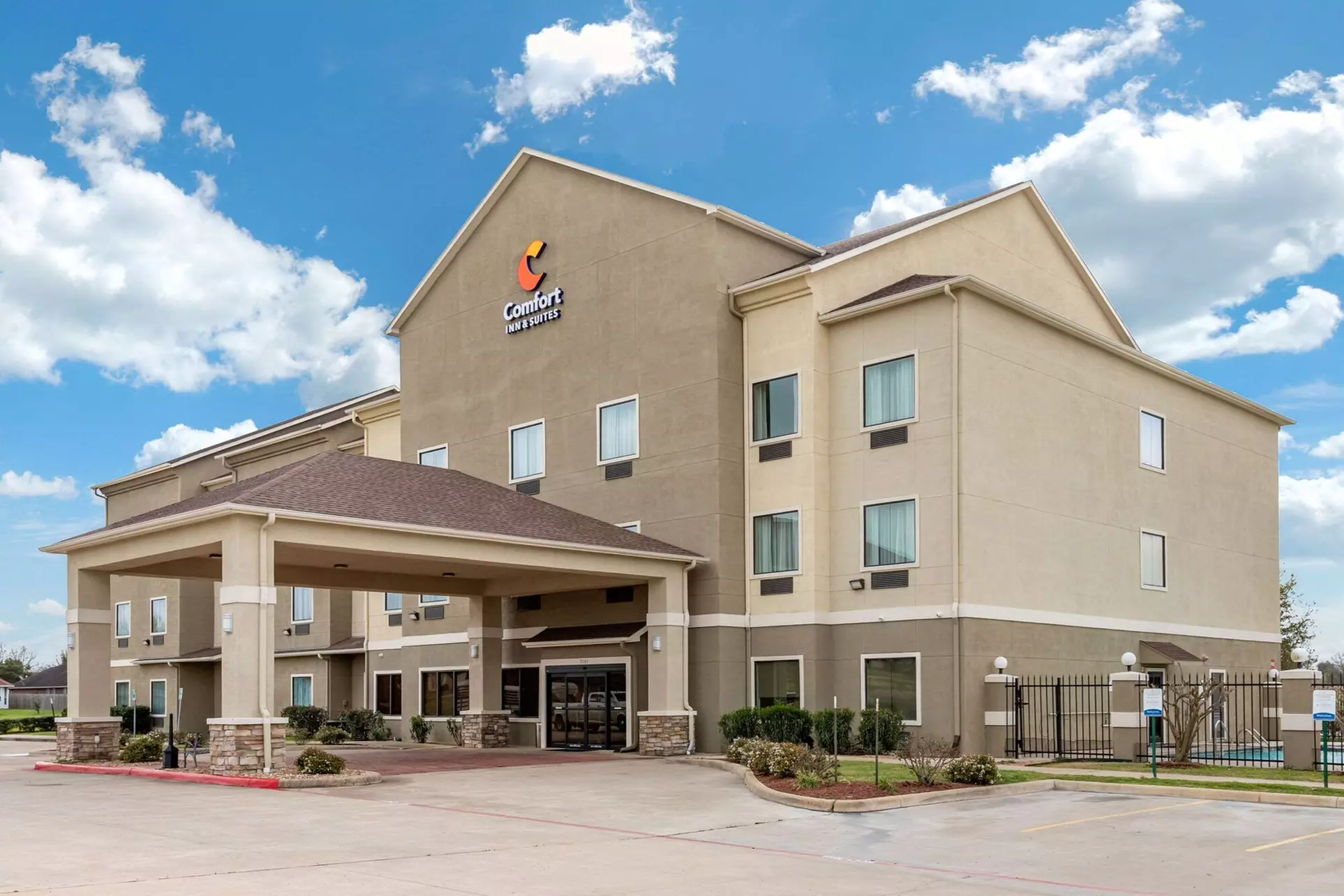 Comfort Inn & Suites Navasota - Primary Image