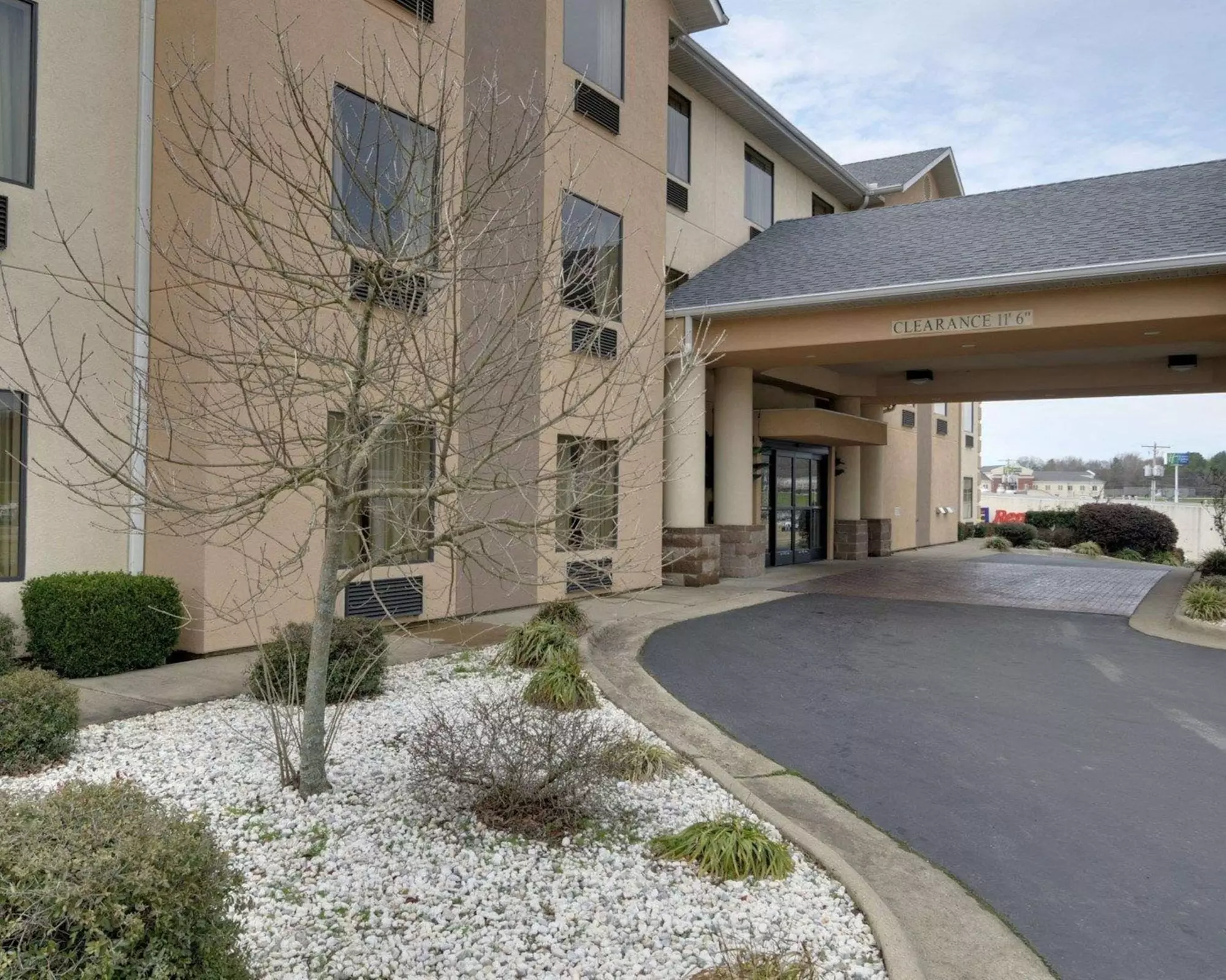 Quality Inn & Suites Malvern - Primary Image