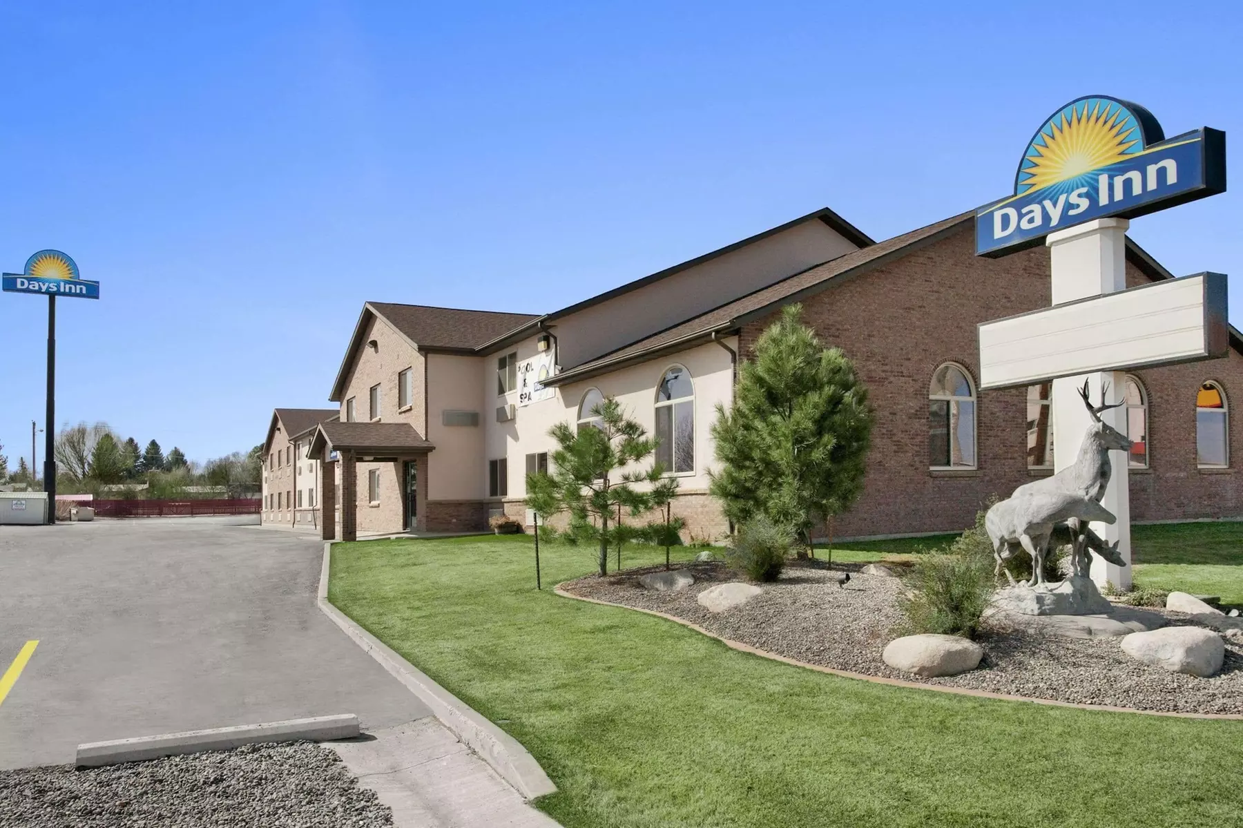 Days Inn by Wyndham Sheridan - Primary Image