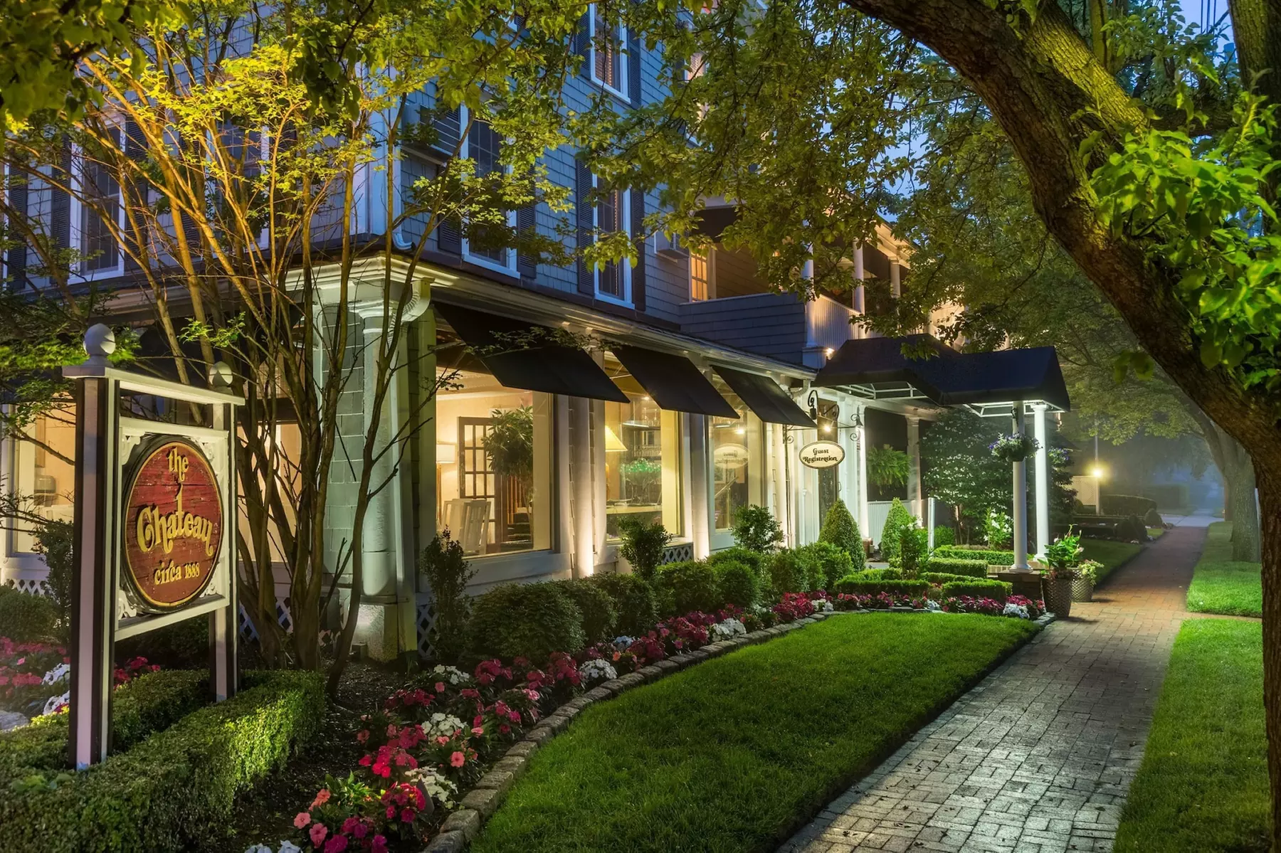 Chateau Inn and Suites - Primary Image