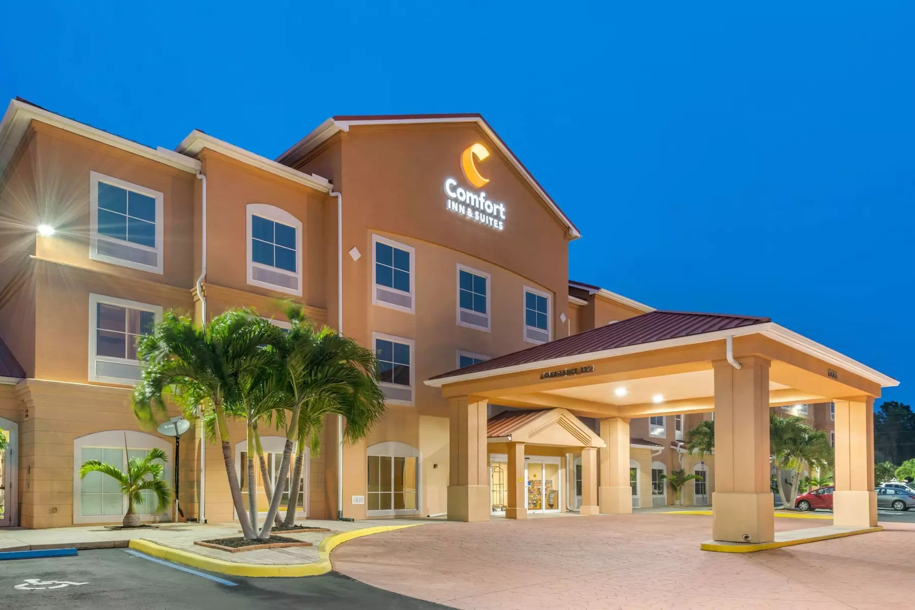 Comfort Inn & Suites Fort Myers Airport - Primary Image