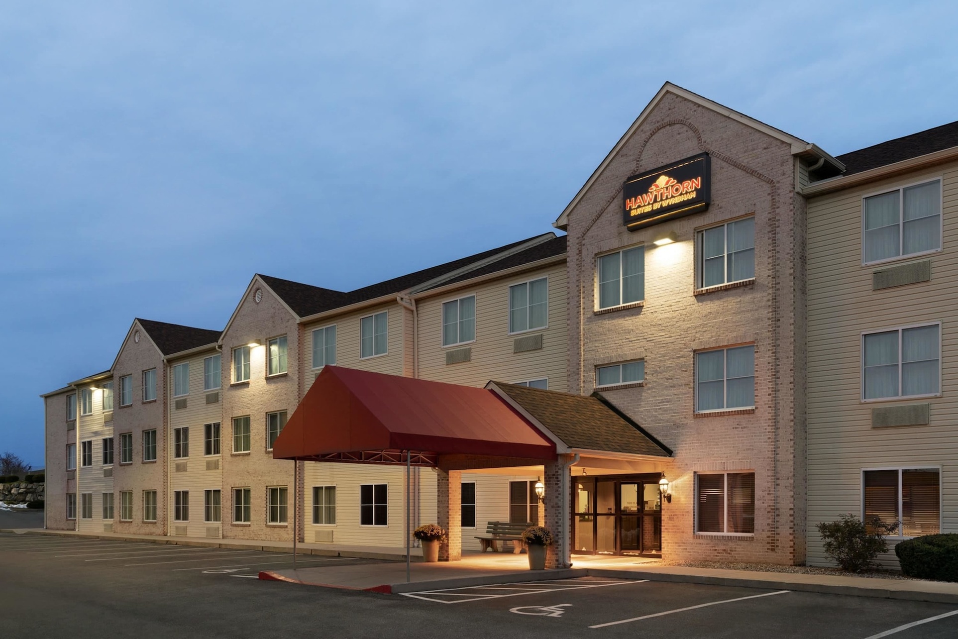 Lancaster Suites