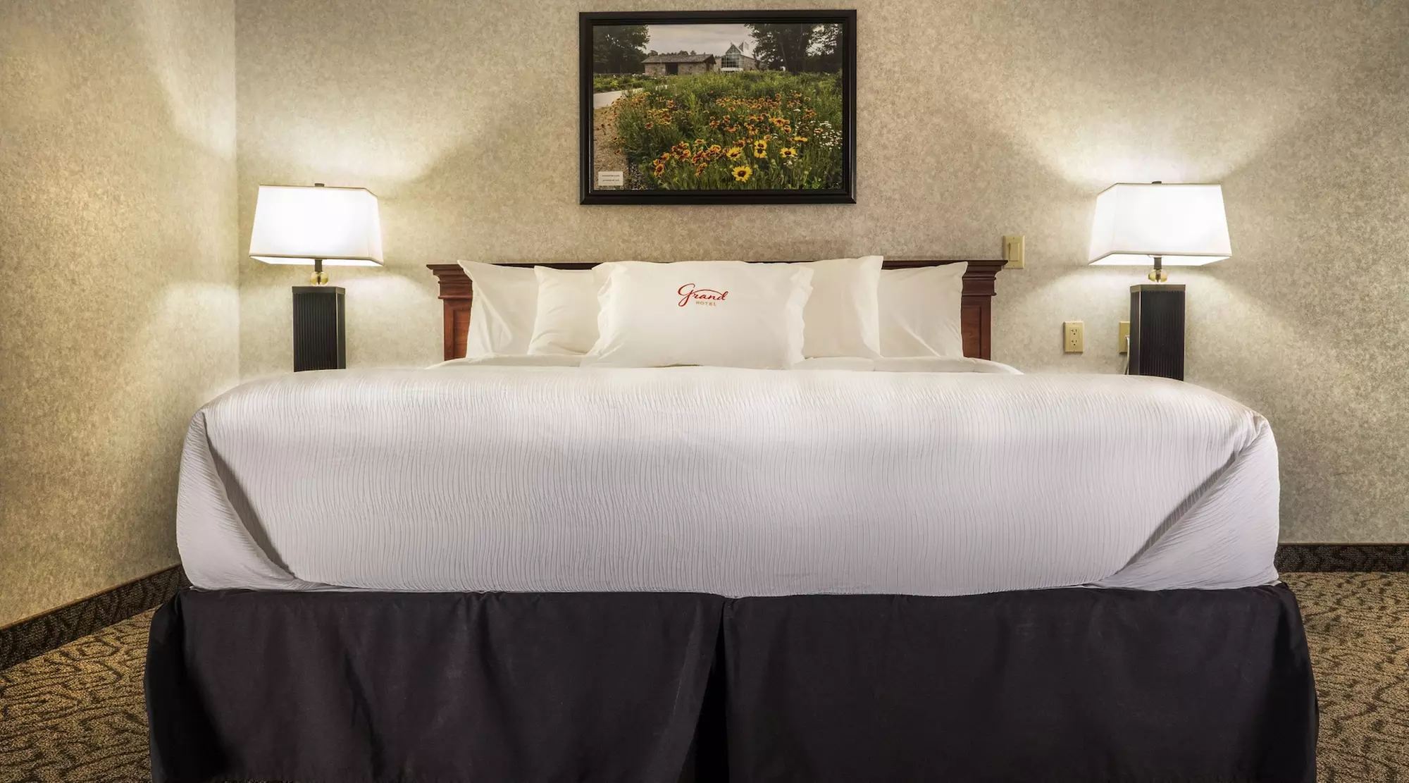 Grand Hotel - Primary Image