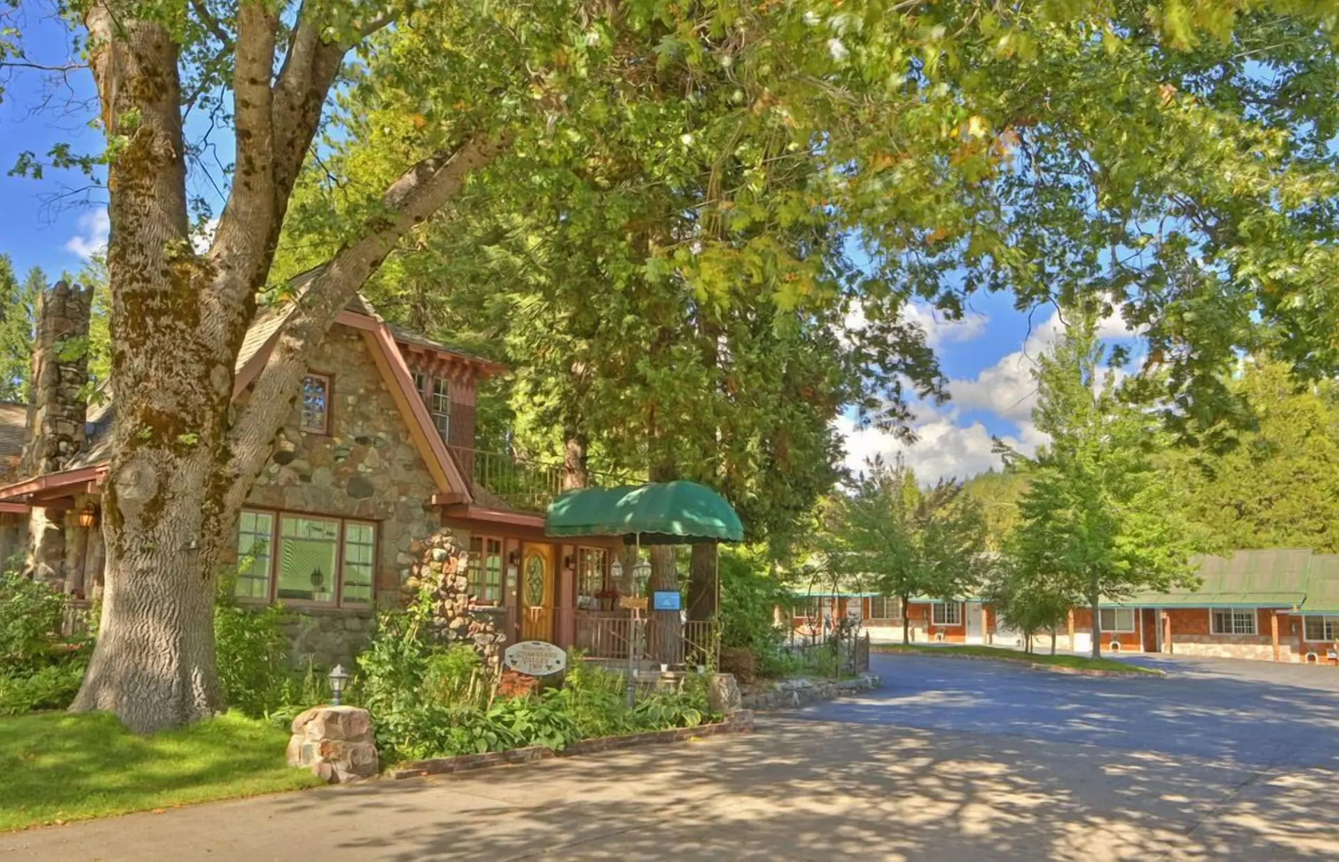 Strawberry Valley Inn - Primary Image