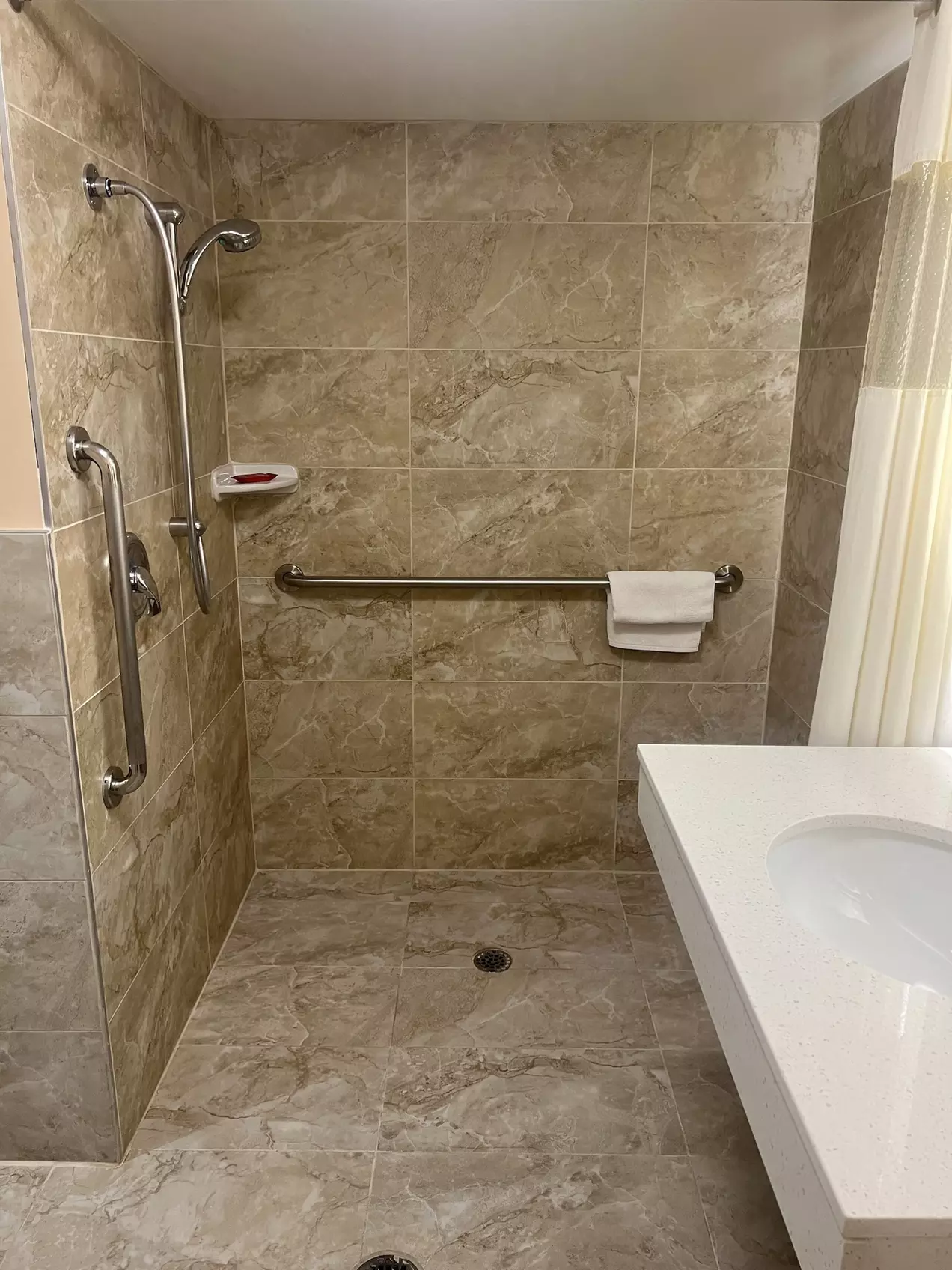 All Seasons Inn & Suites - Second Medium