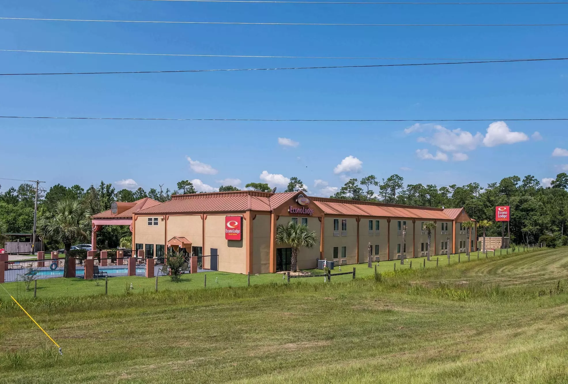 Econo Lodge Inn & Suites - Primary Image