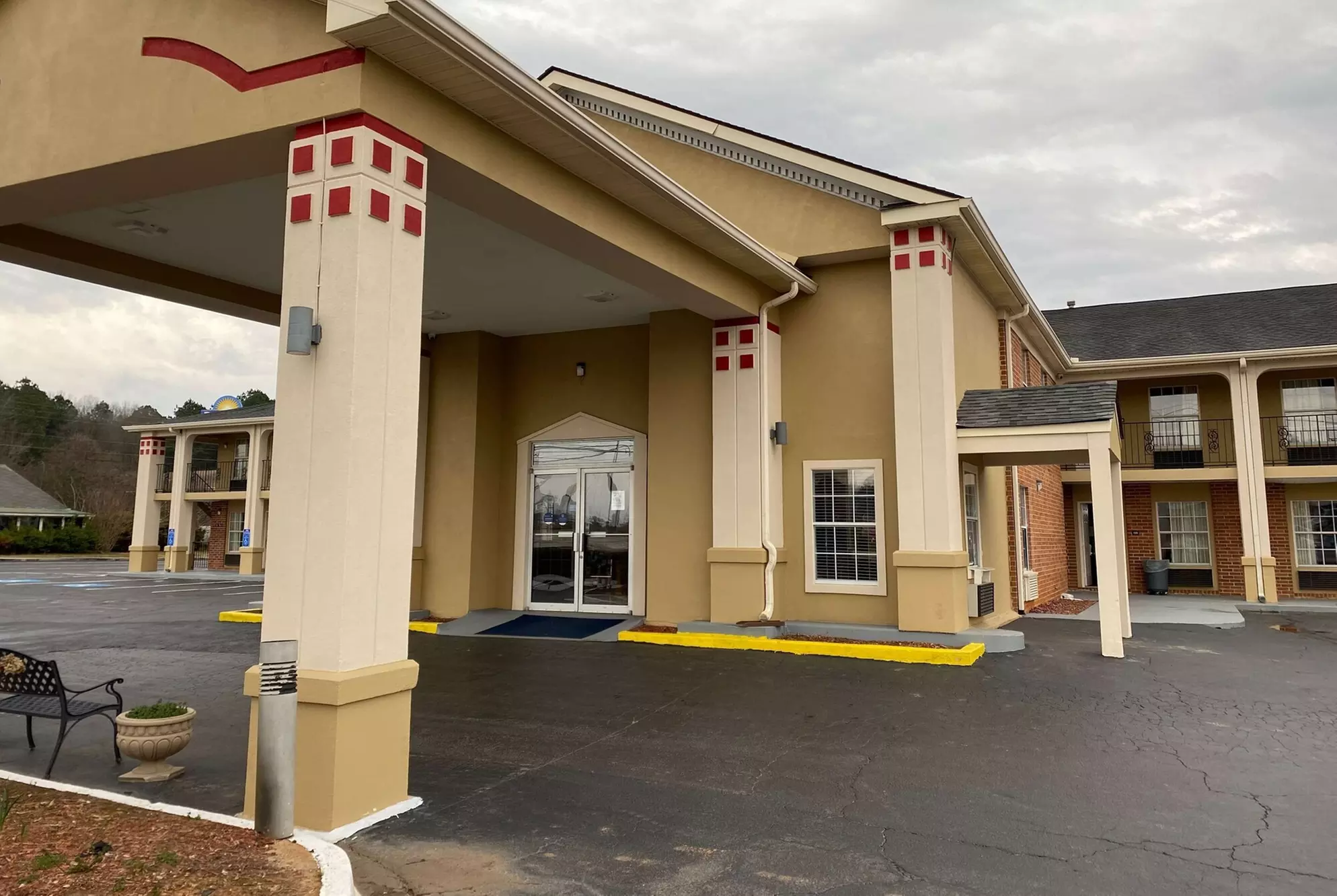 Super 8 by Wyndham Covington - Primary Image