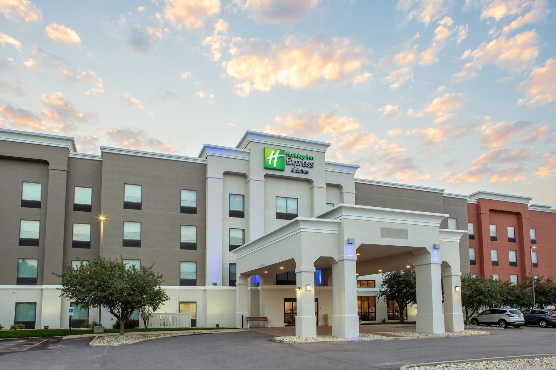 Holiday Inn Express & Suites Sioux City - Southern Hills by IHG