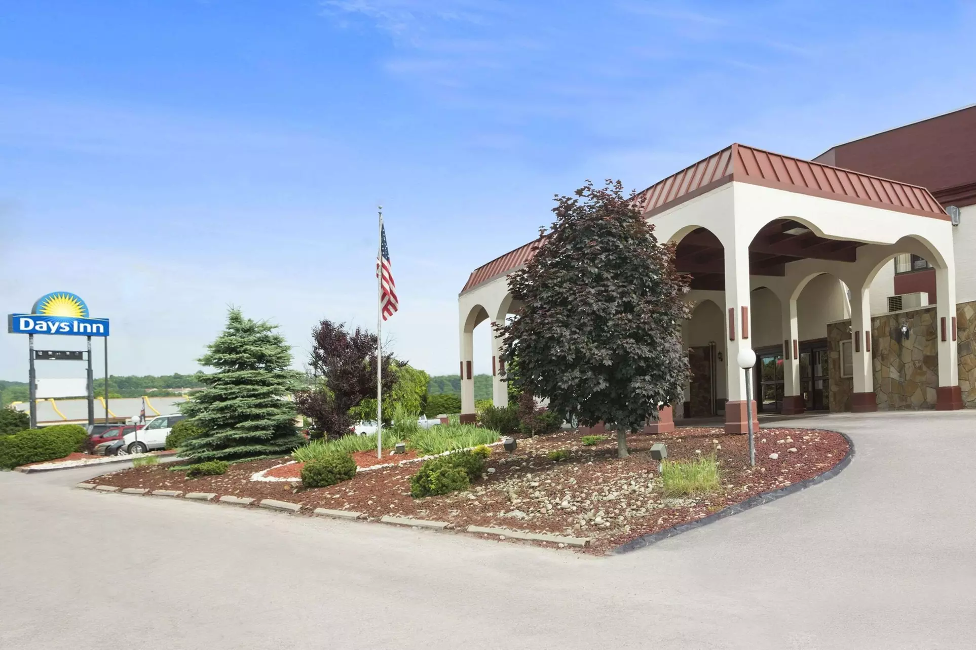 Ramada by Wyndham Pittsburgh/New Stanton - Primary Image