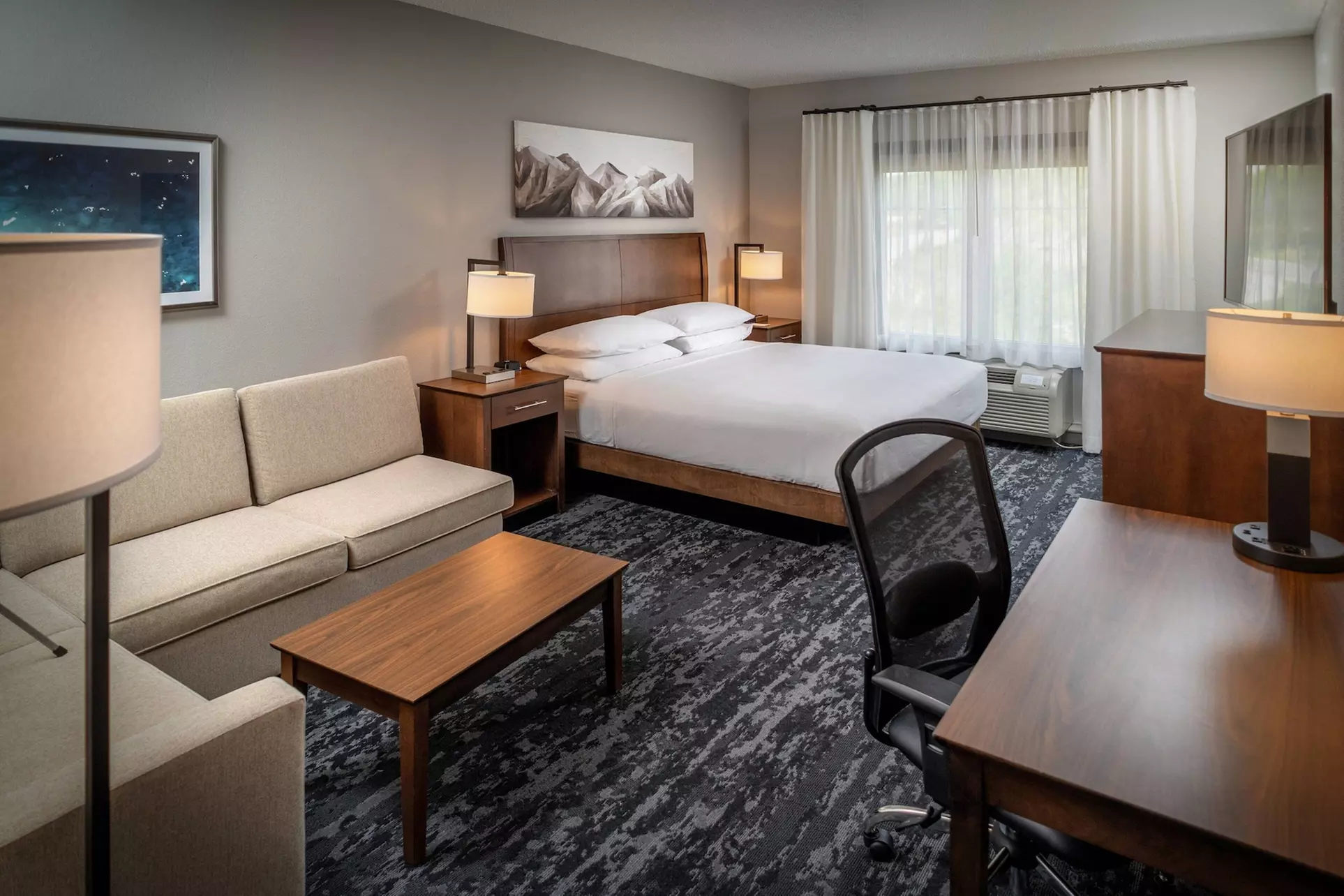 Delta Hotels by Marriott Huntington Mall - Primary Image