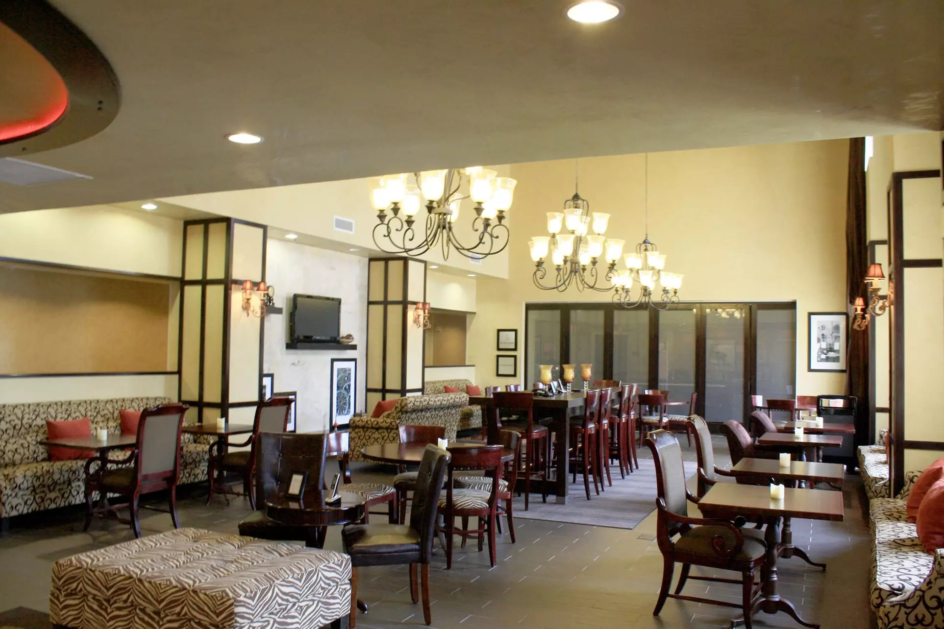 Hampton Inn & Suites Dallas Arlington N Entertainment Dist. - Primary Image