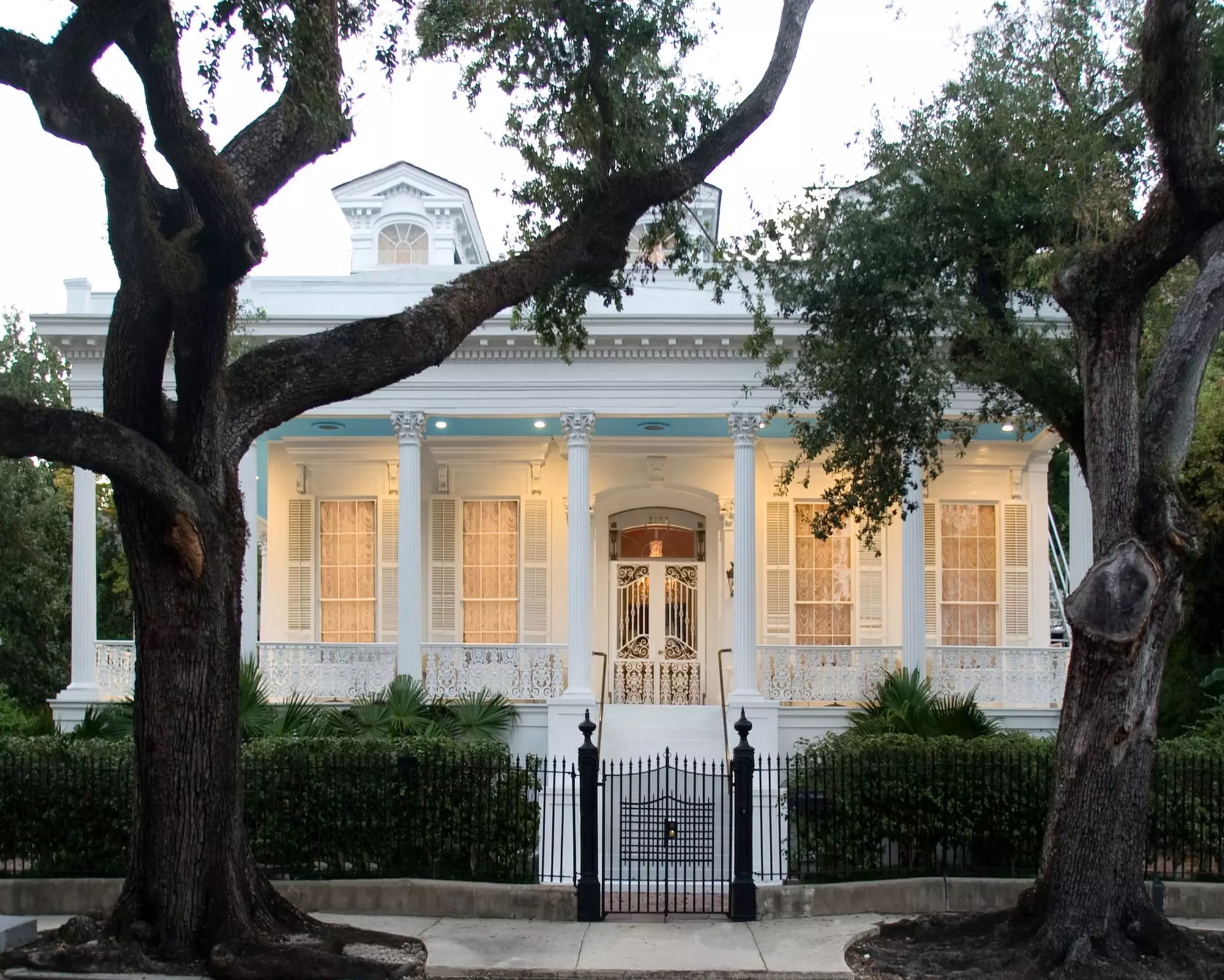 Magnolia Mansion - Primary Image