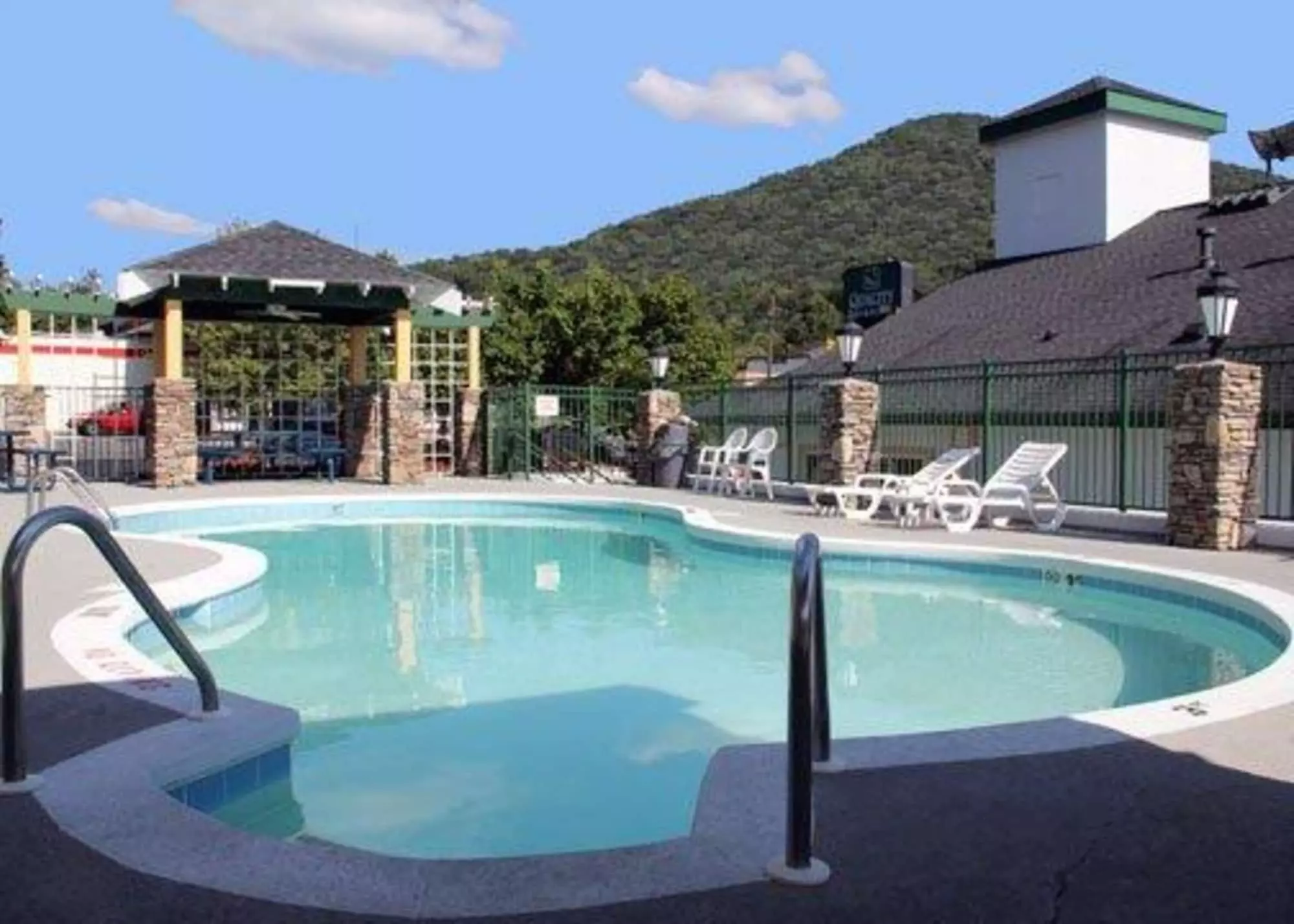Quality Inn & Suites Biltmore East - Primary Image