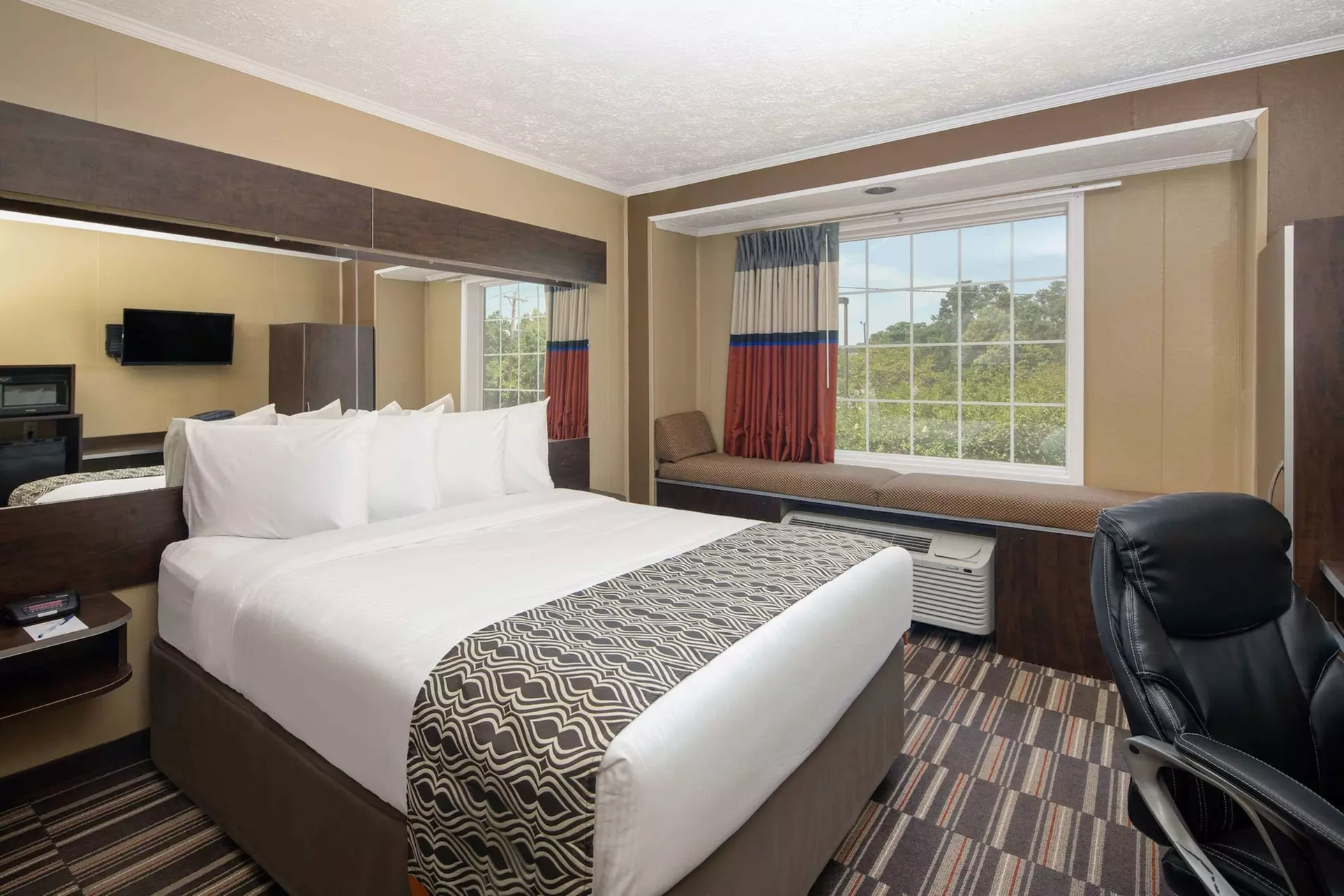Microtel Inn & Suites by Wyndham Columbia/Fort Jackson N - Primary Image