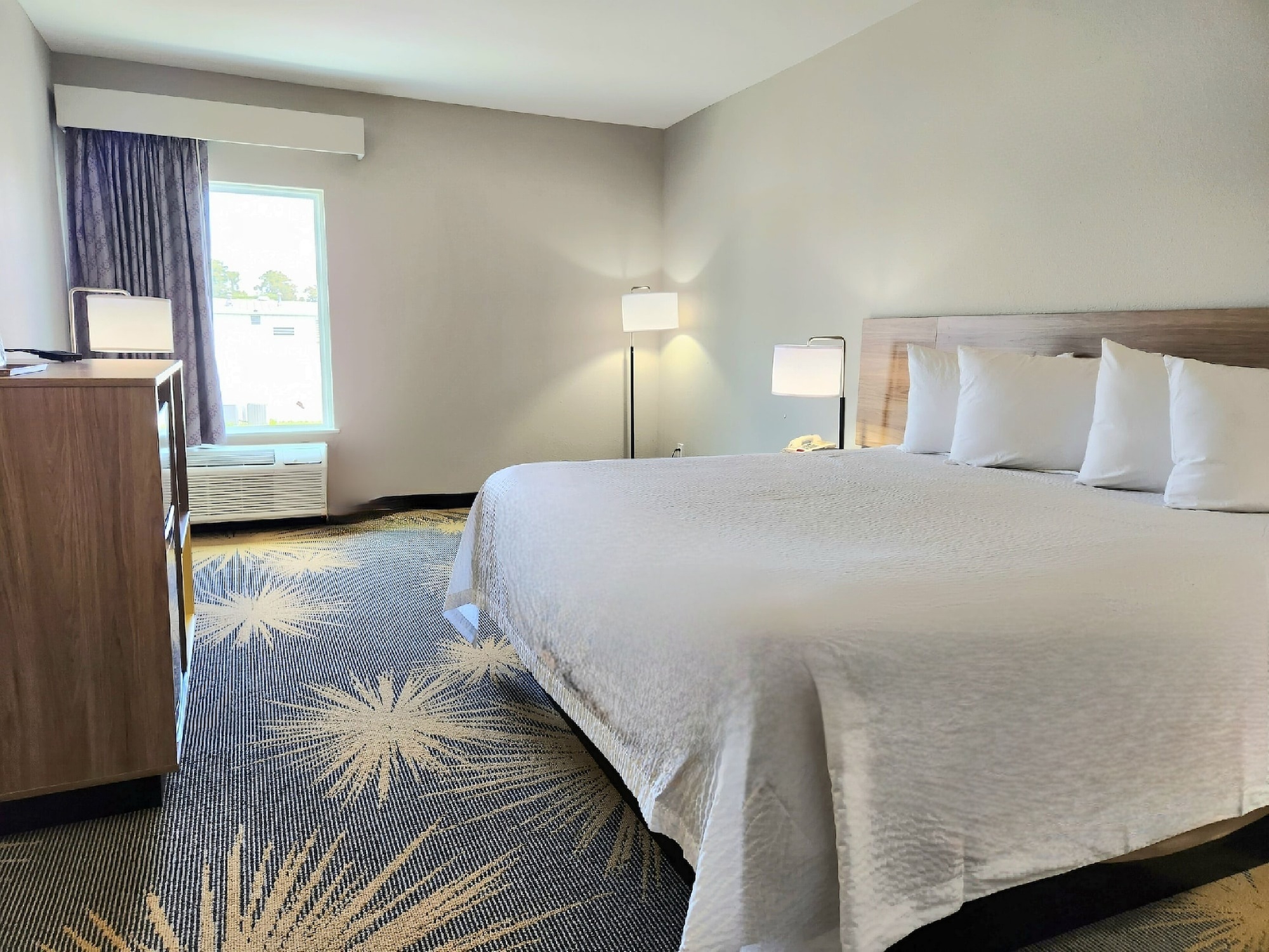 Days Inn by Wyndham LaPlace- New Orleans